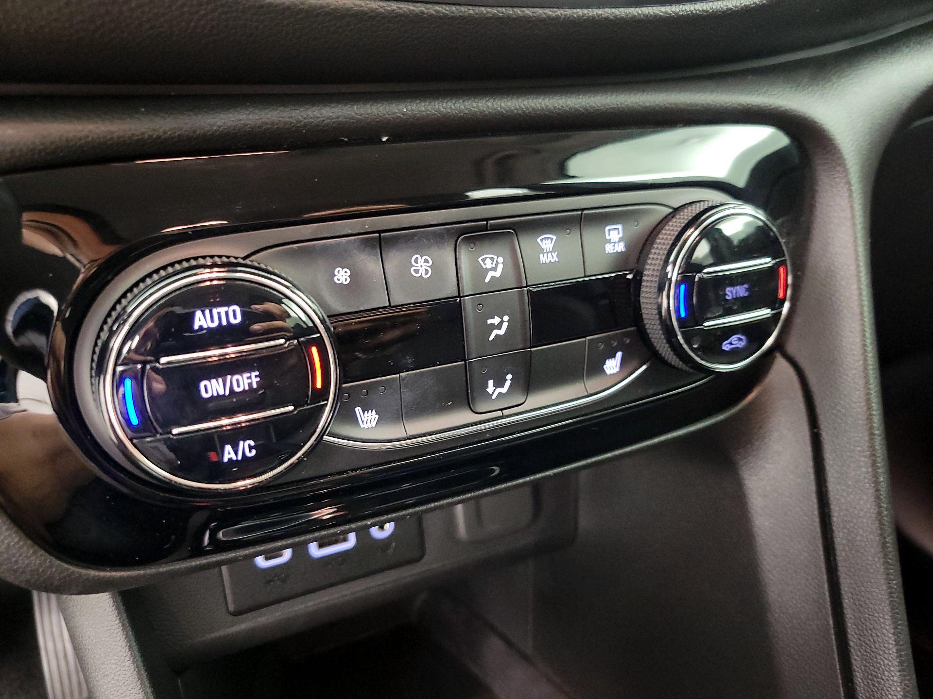 Thumbnail: 2020 Buick Encore GX - 16