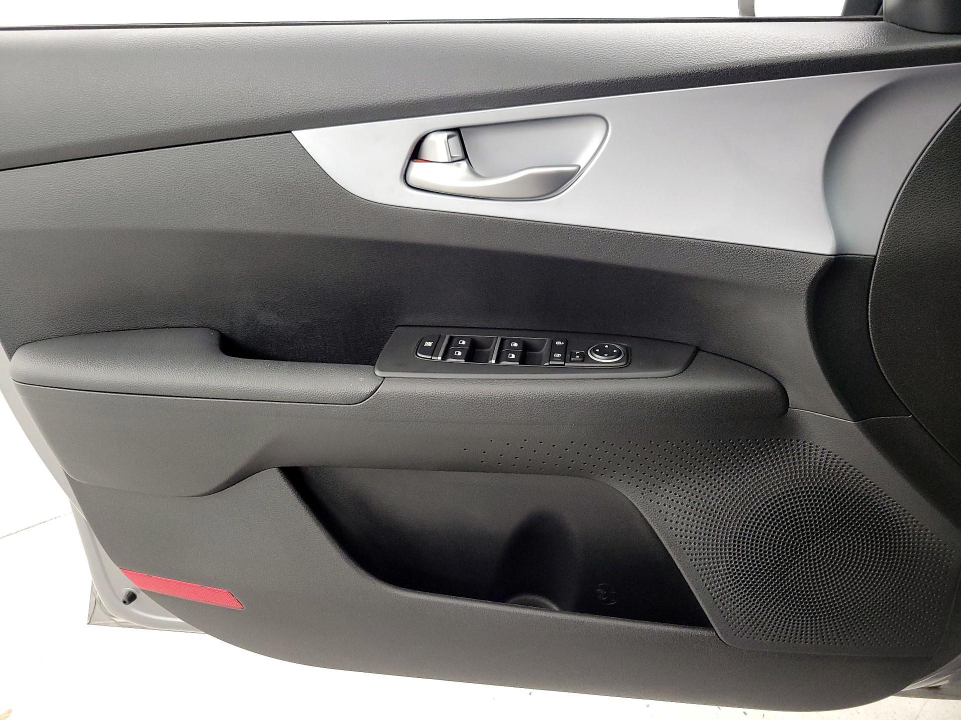 Thumbnail: 2023 Kia Forte - 12