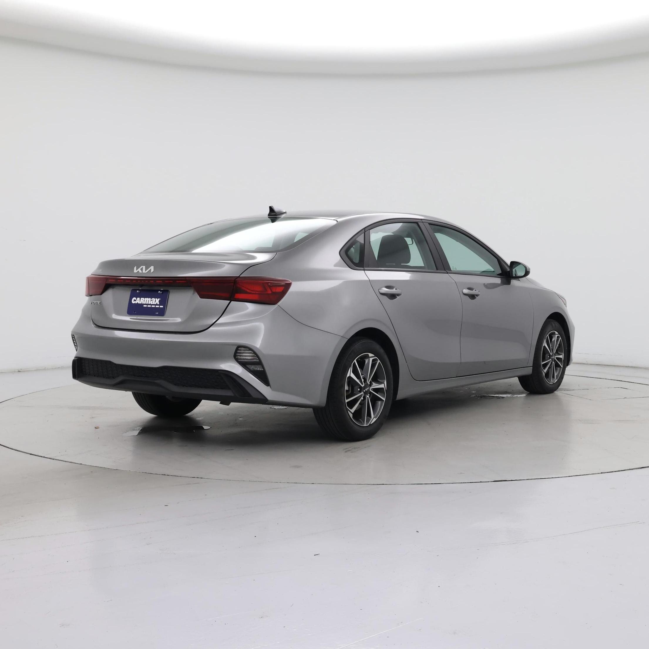 Thumbnail: 2023 Kia Forte - 8