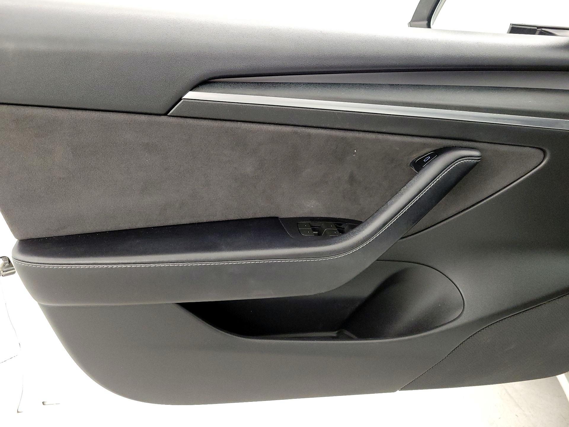 Thumbnail: 2021 Tesla Model 3 - 12