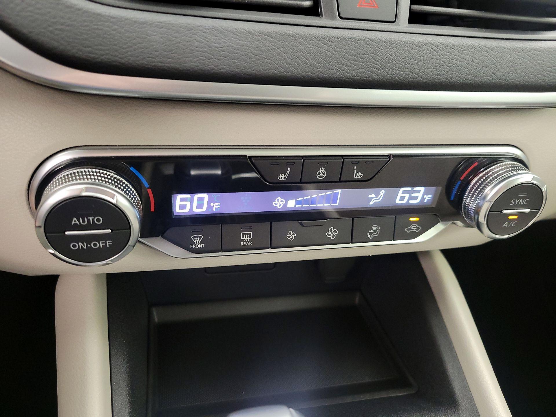 Thumbnail: 2019 Nissan Altima - 16