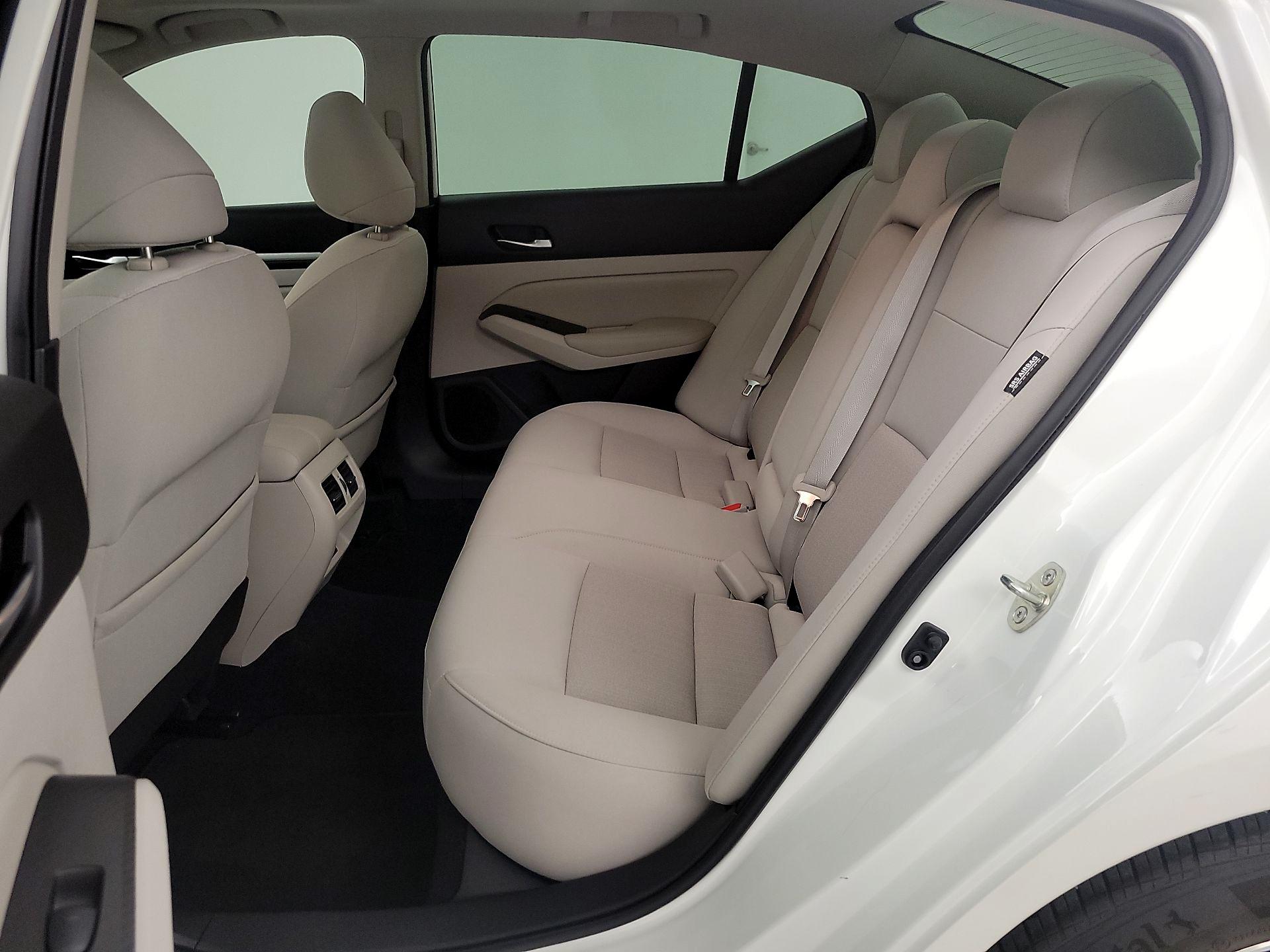 Thumbnail: 2019 Nissan Altima - 19