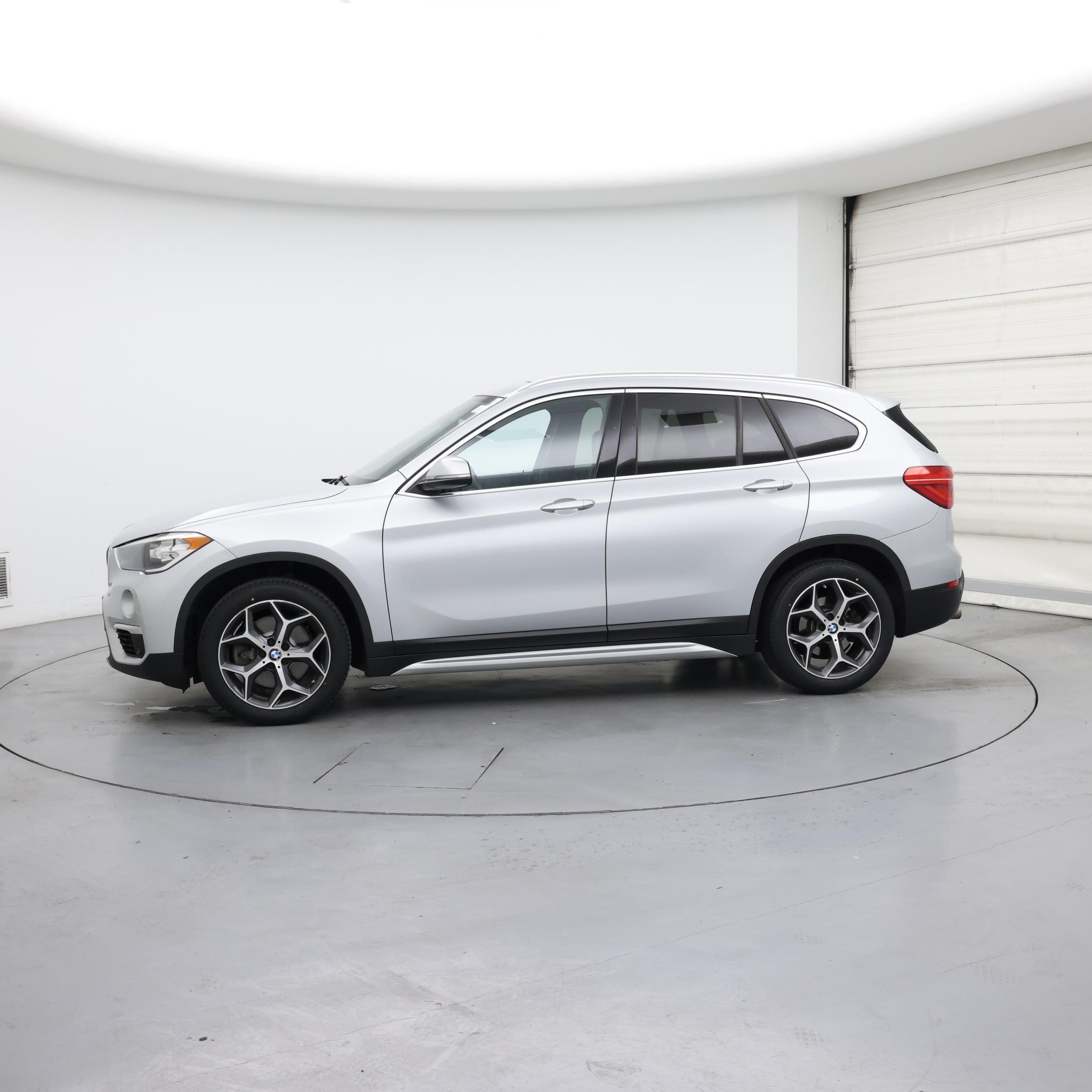 Thumbnail: 2019 BMW X1 - 3