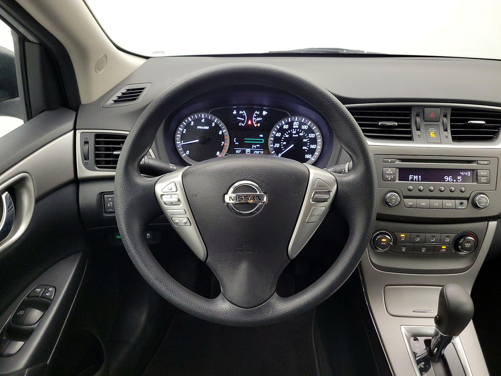 Thumbnail: 2014 Nissan Sentra - 10