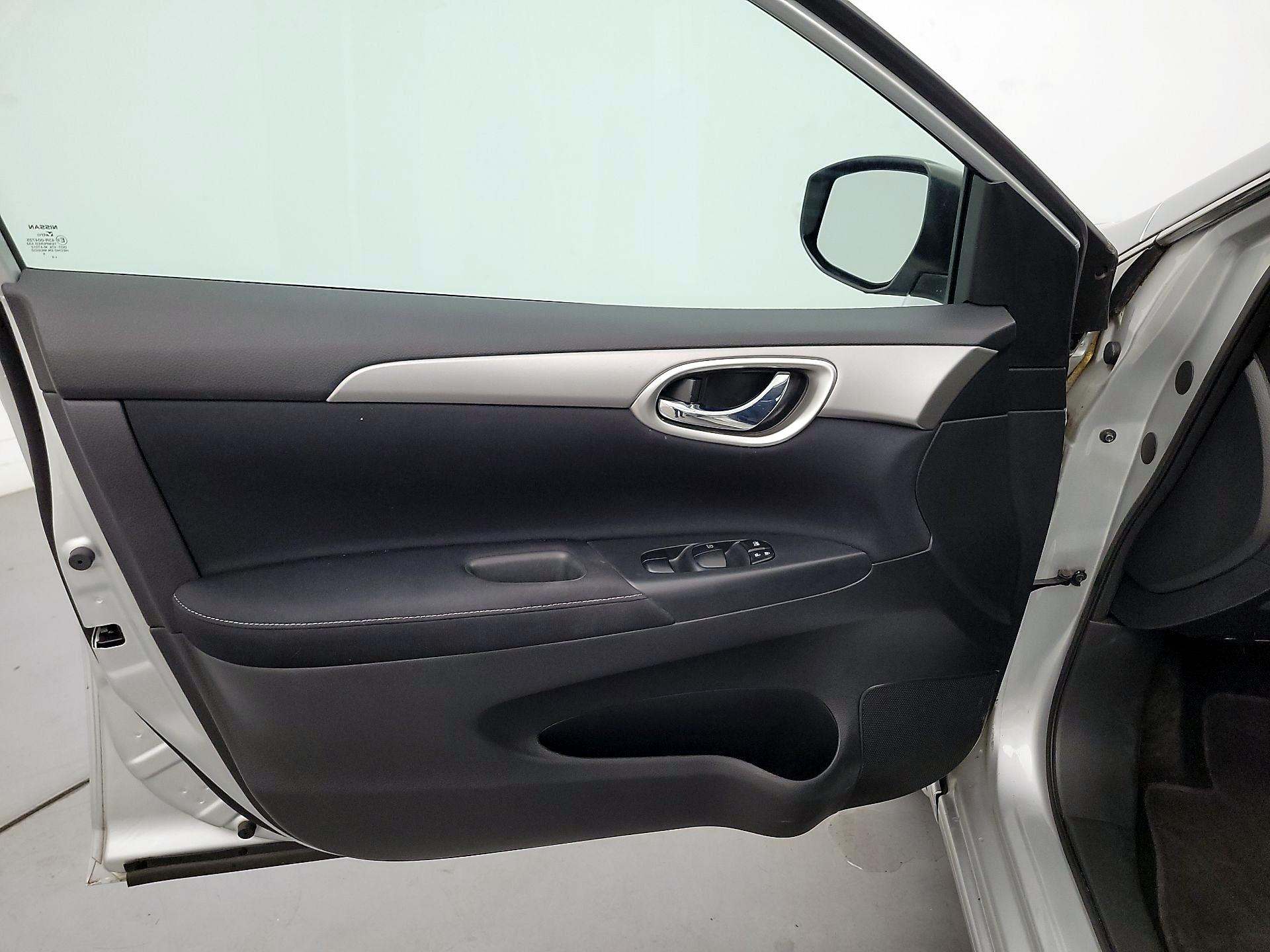 Thumbnail: 2014 Nissan Sentra - 12
