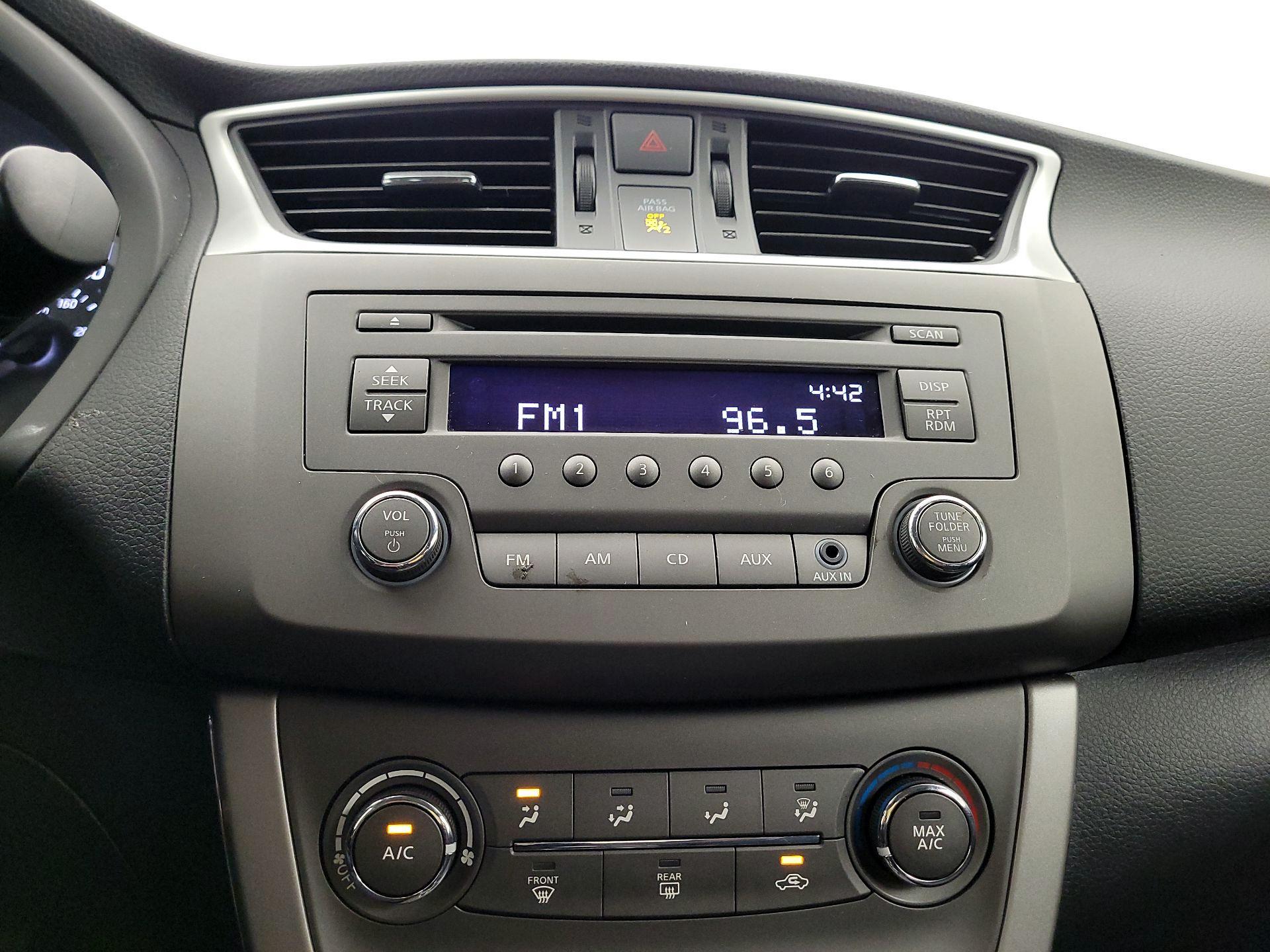 Thumbnail: 2014 Nissan Sentra - 14