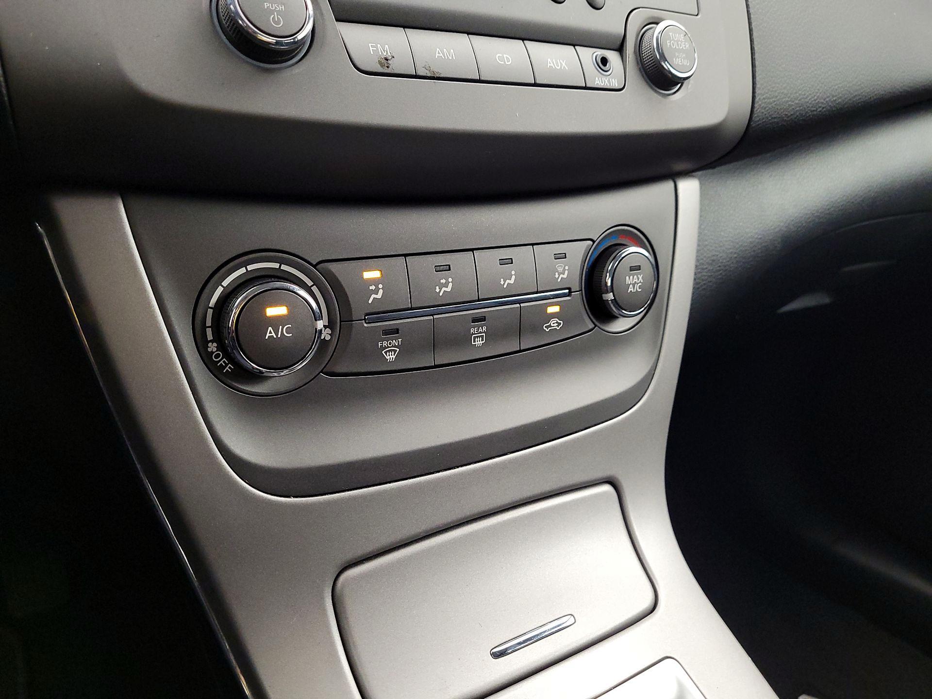 Thumbnail: 2014 Nissan Sentra - 15