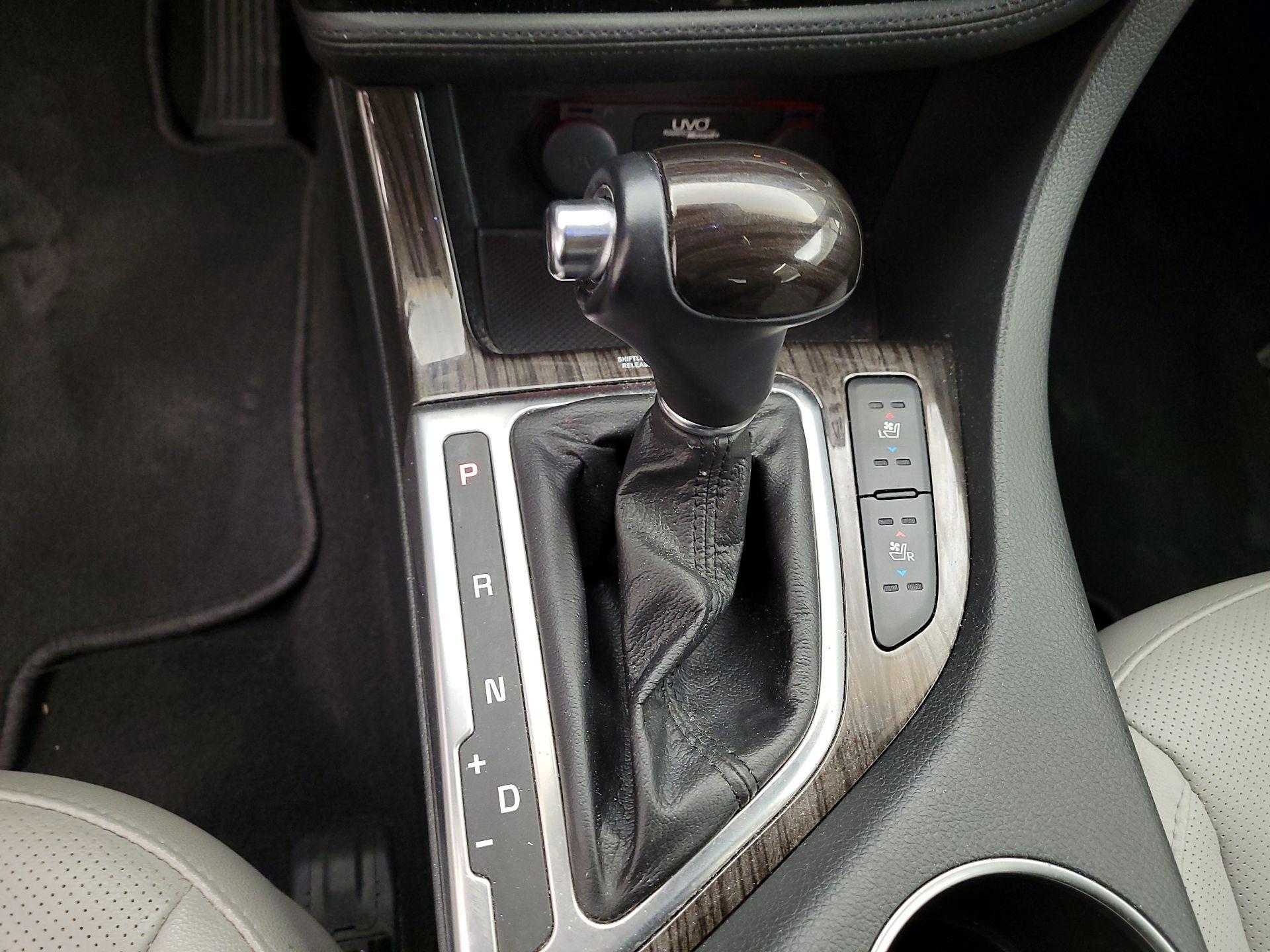 Thumbnail: 2014 Kia Optima - 17