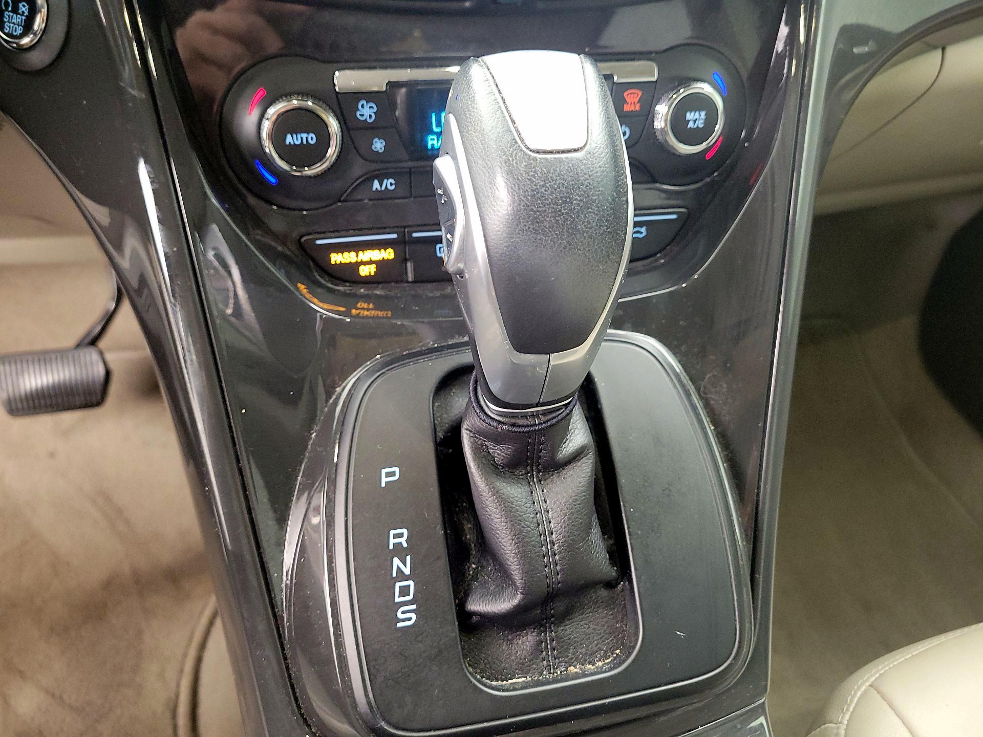 Thumbnail: 2015 Ford Escape - 16