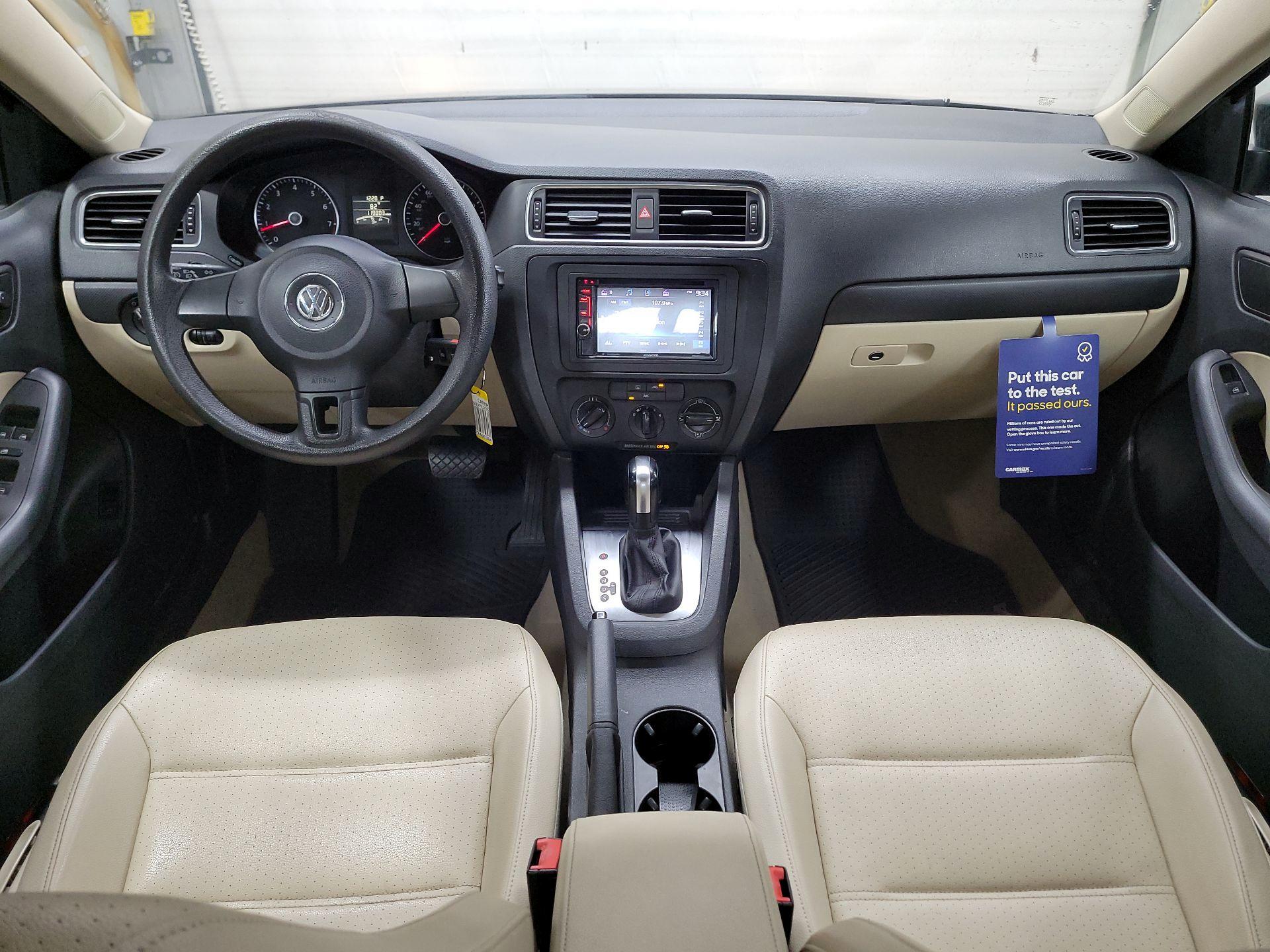Thumbnail: 2014 Volkswagen Jetta - 9