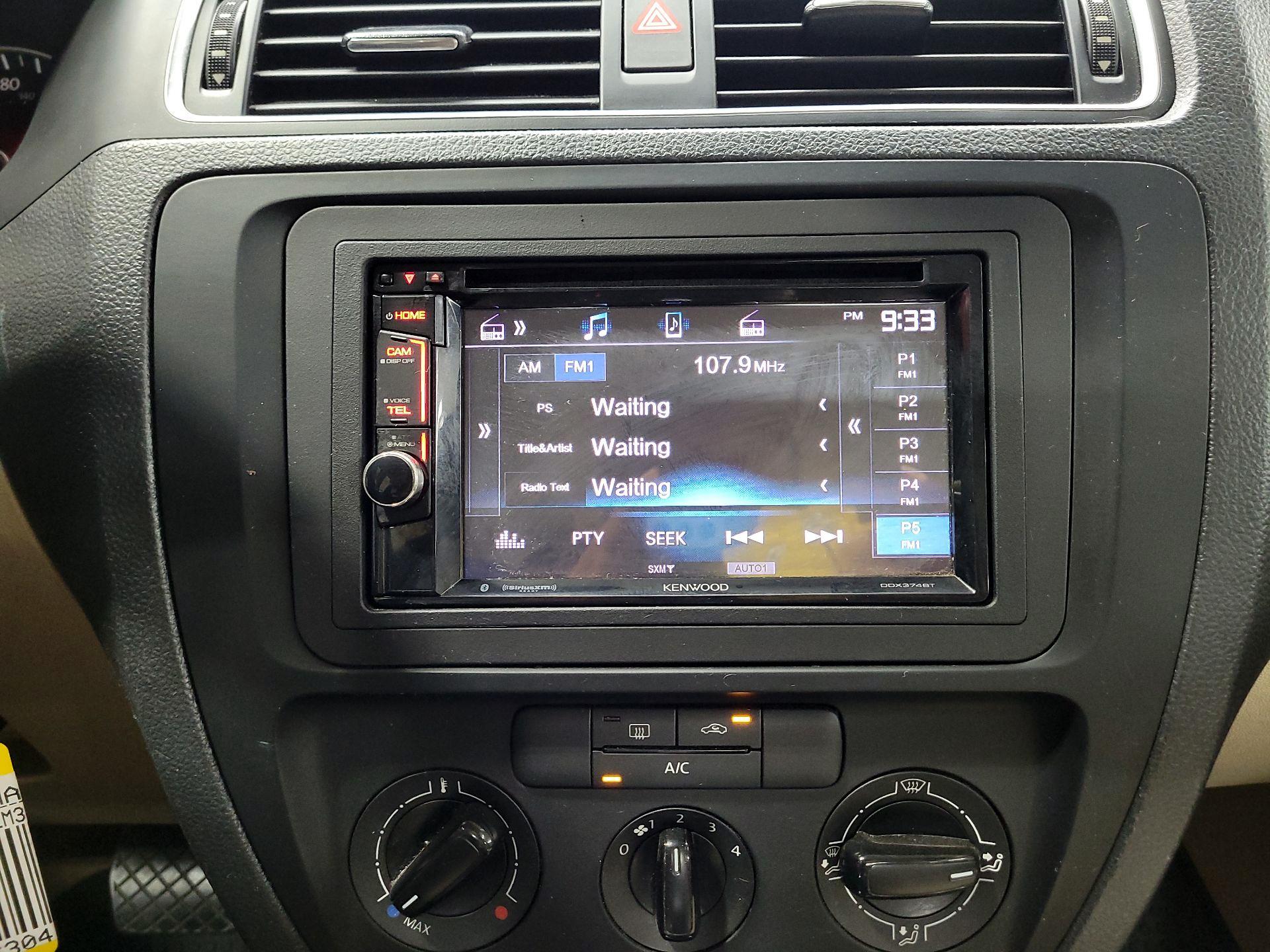 Thumbnail: 2014 Volkswagen Jetta - 14