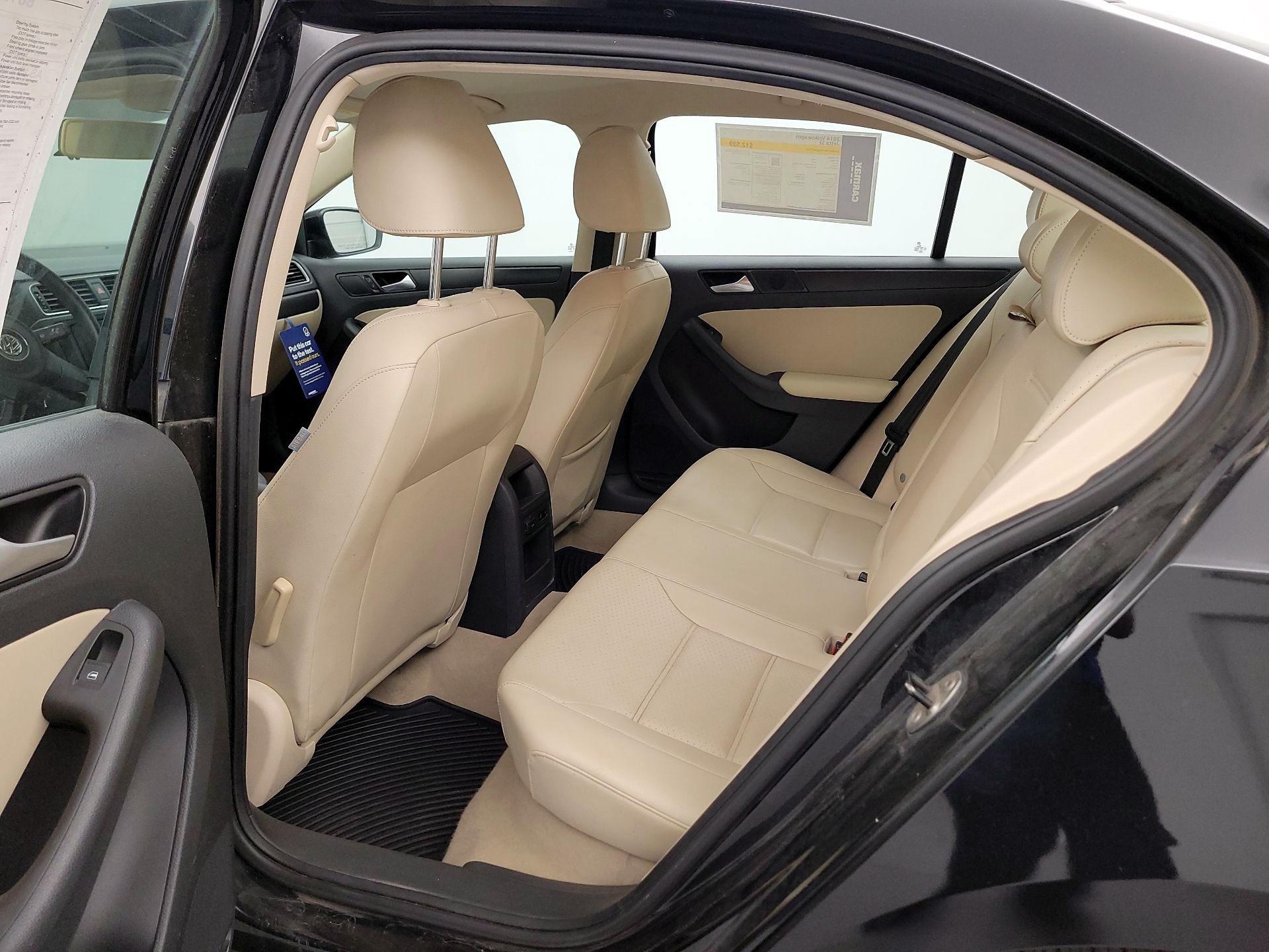 Thumbnail: 2014 Volkswagen Jetta - 17