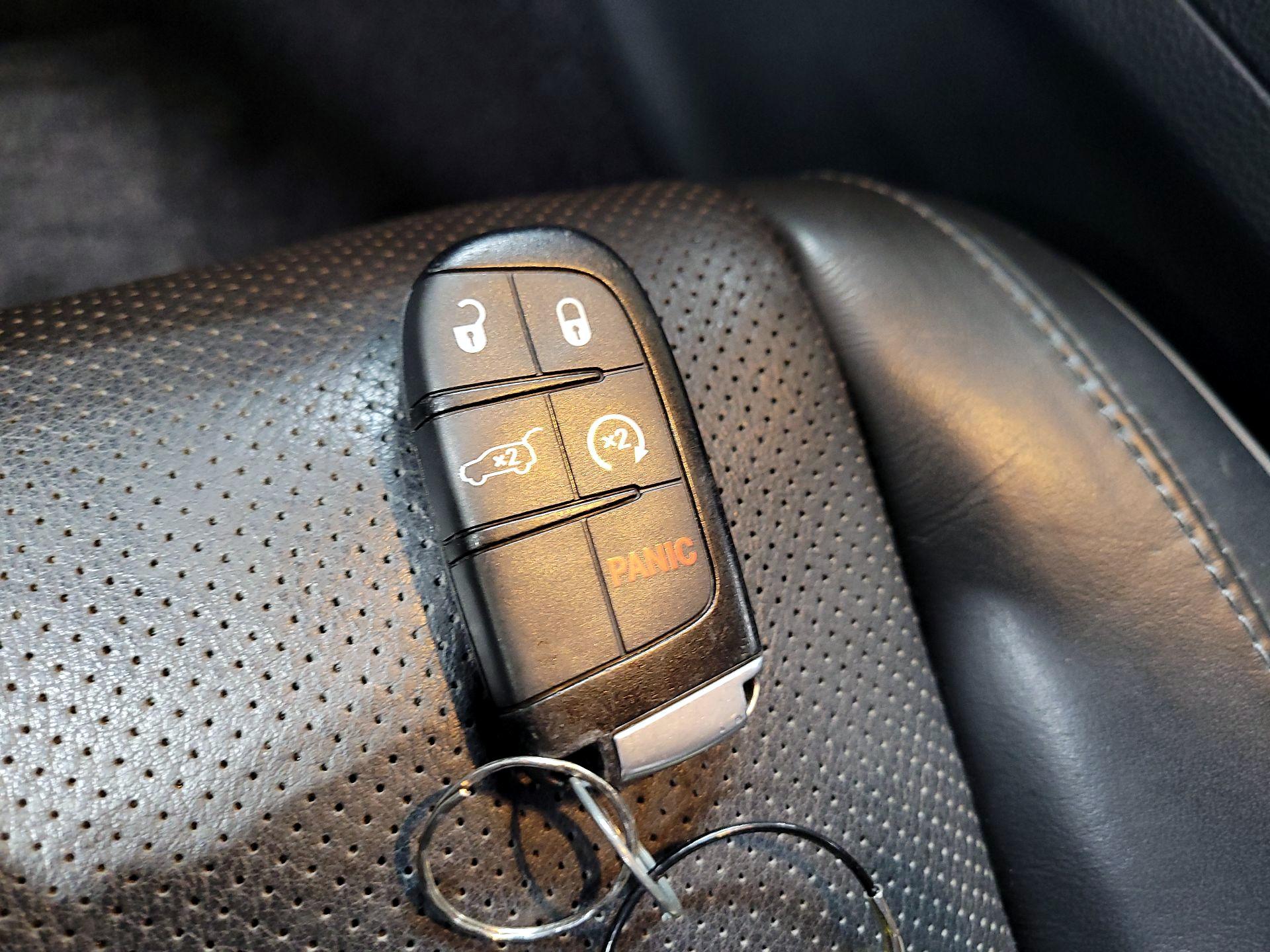 Thumbnail: 2019 Jeep Grand Cherokee - 19