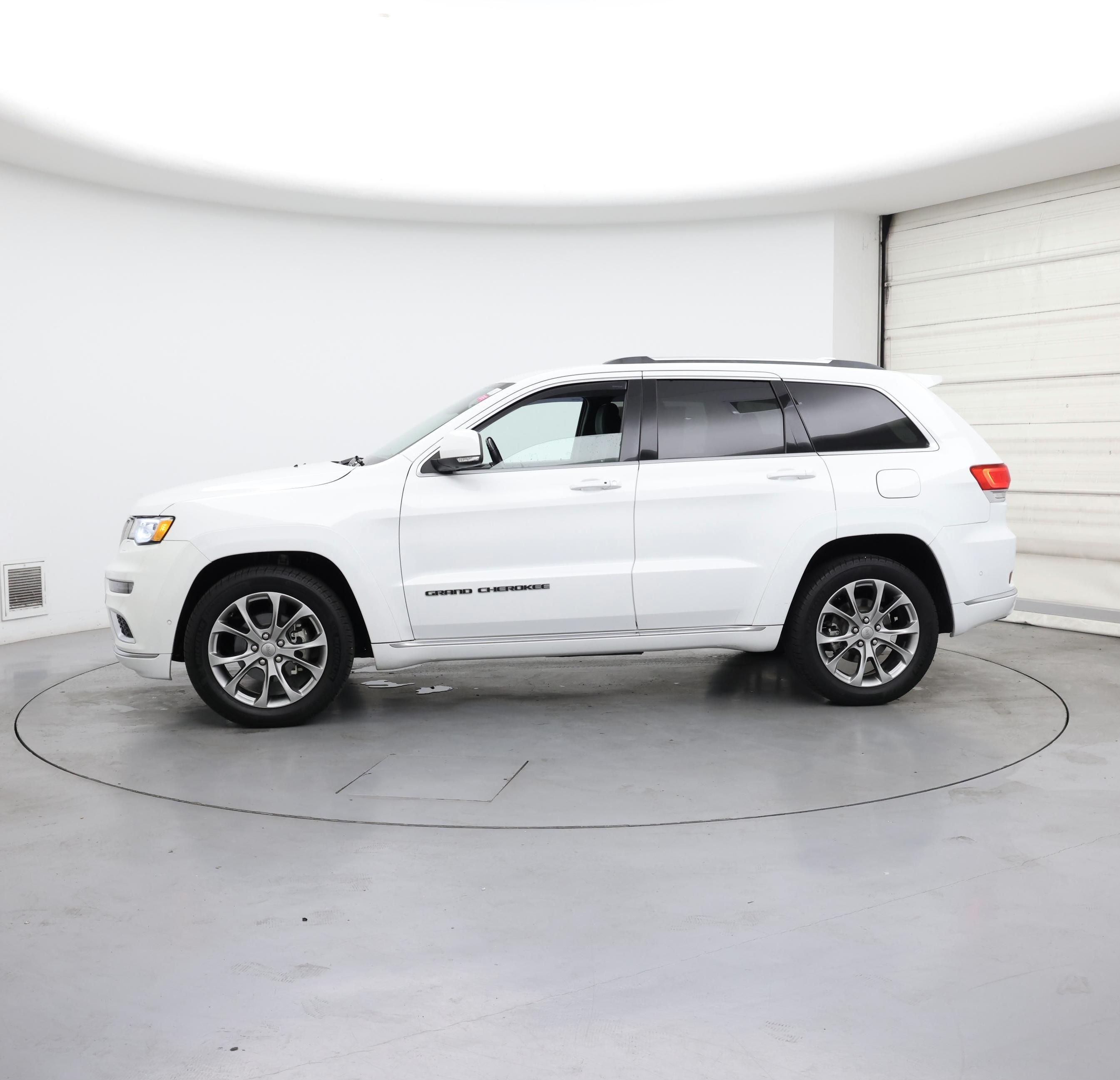 Thumbnail: 2019 Jeep Grand Cherokee - 3