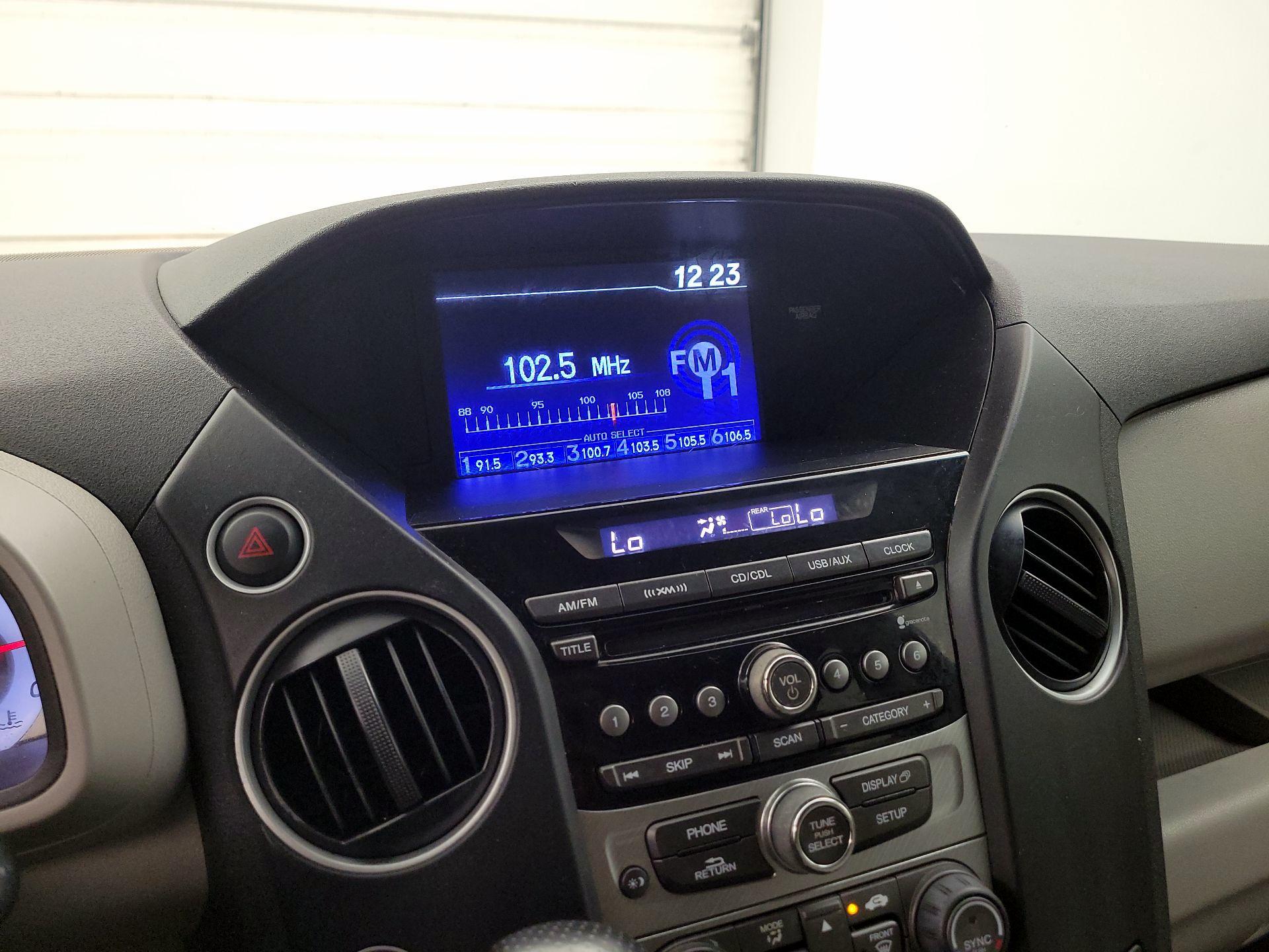 Thumbnail: 2015 Honda Pilot - 15