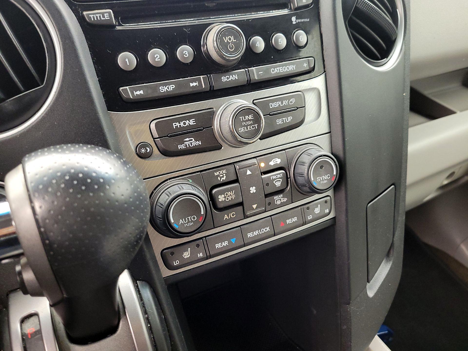 Thumbnail: 2015 Honda Pilot - 16