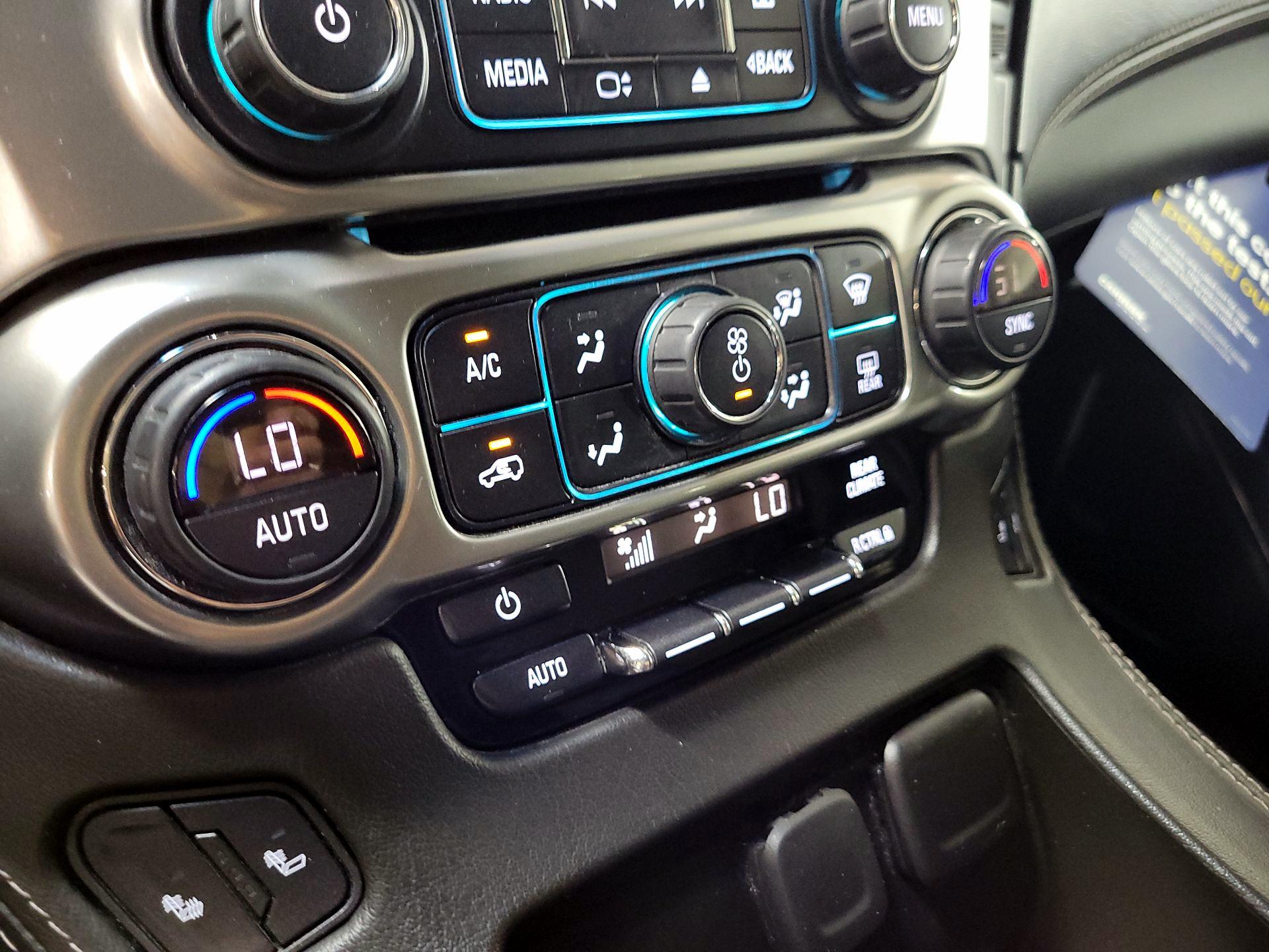 Thumbnail: 2019 Chevrolet Suburban - 14
