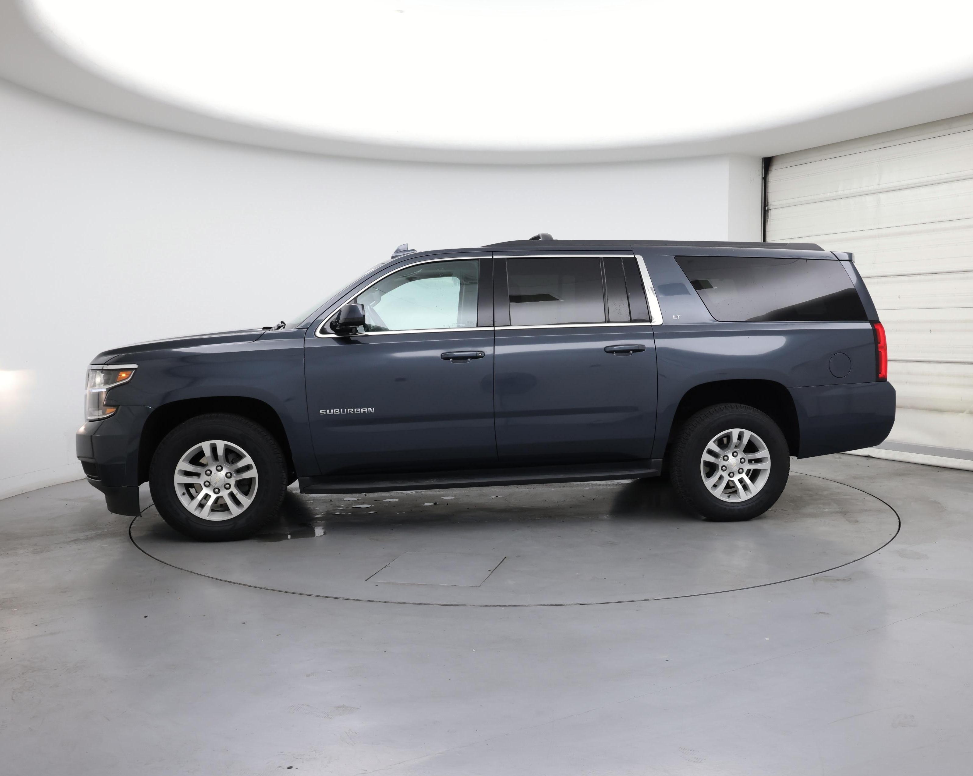 Thumbnail: 2019 Chevrolet Suburban - 3