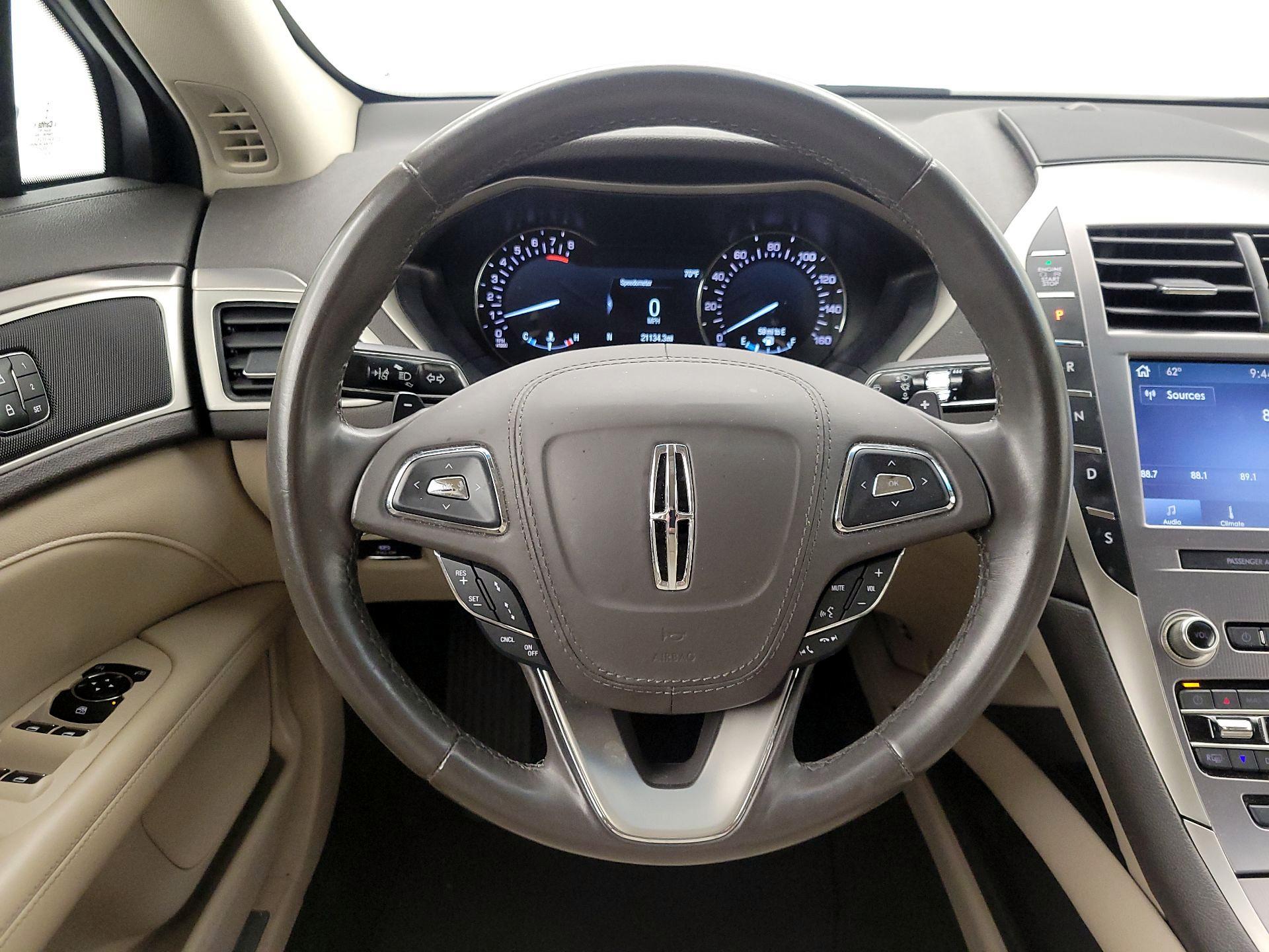 Thumbnail: 2020 Lincoln MKZ - 10