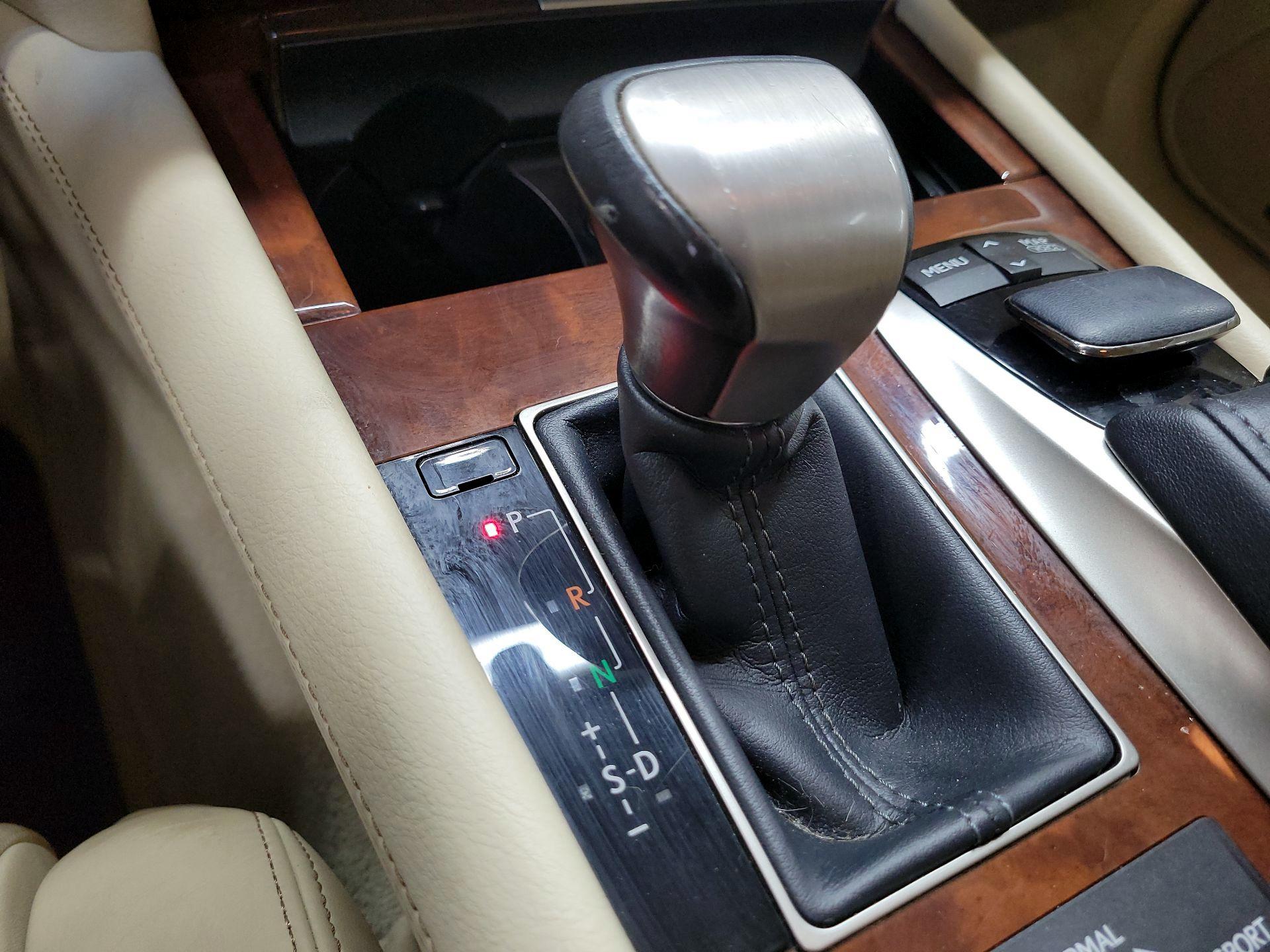 Thumbnail: 2013 Lexus LS - 15