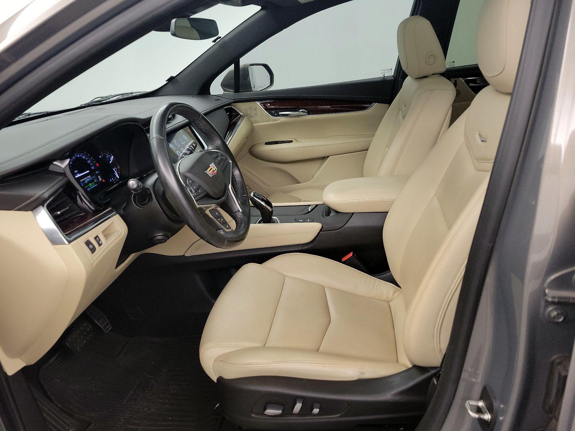 Thumbnail: 2019 Cadillac XT5 - 11
