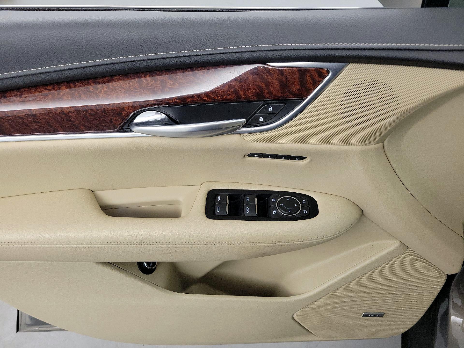 Thumbnail: 2019 Cadillac XT5 - 12