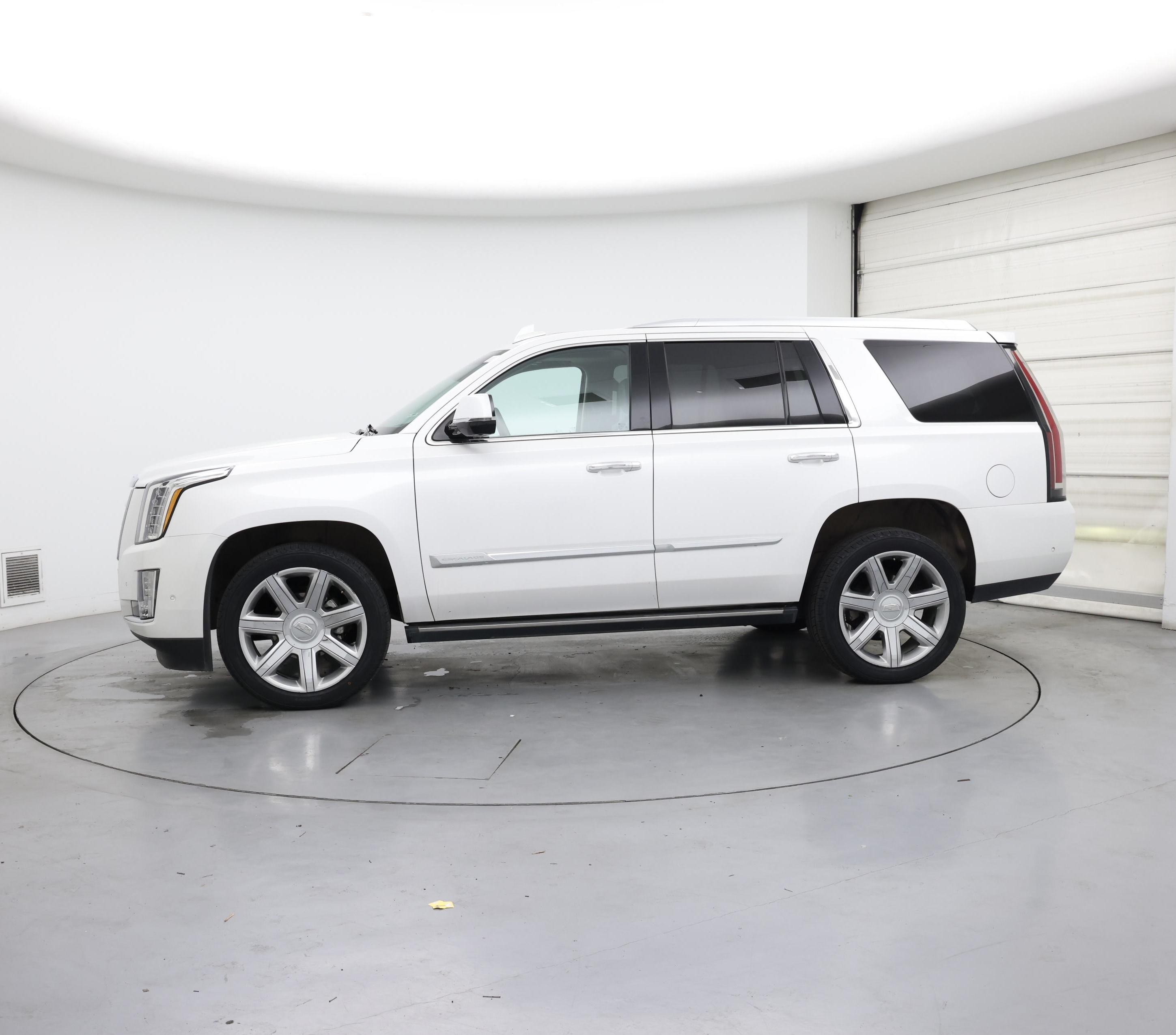 Thumbnail: 2017 Cadillac Escalade - 3