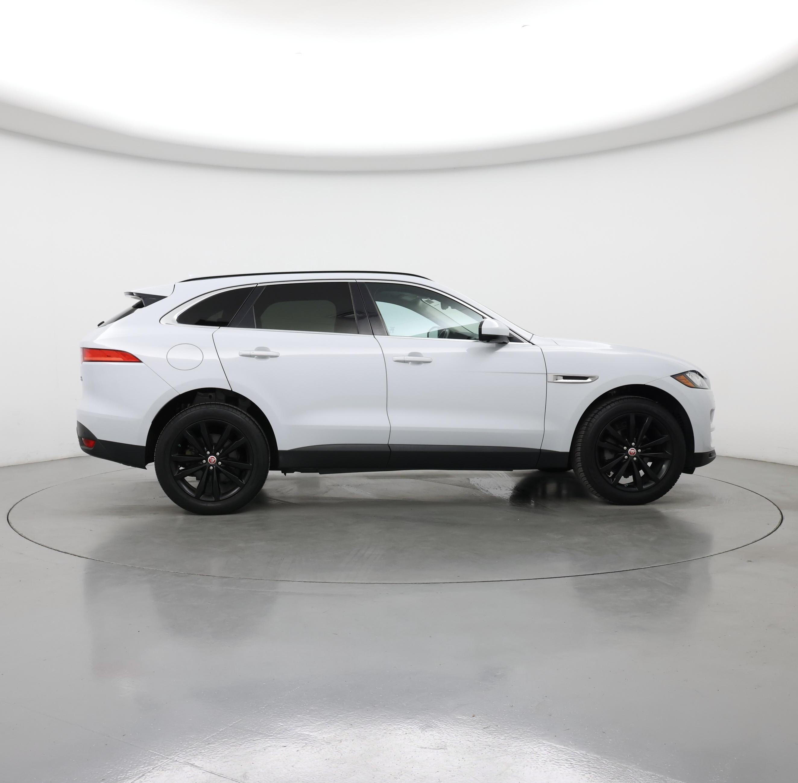 Thumbnail: 2019 Jaguar F-Pace - 7