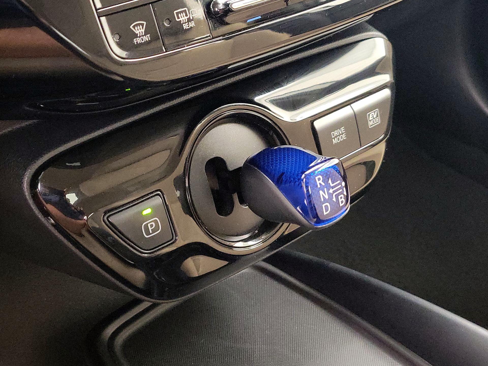 Thumbnail: 2019 Toyota Prius - 17