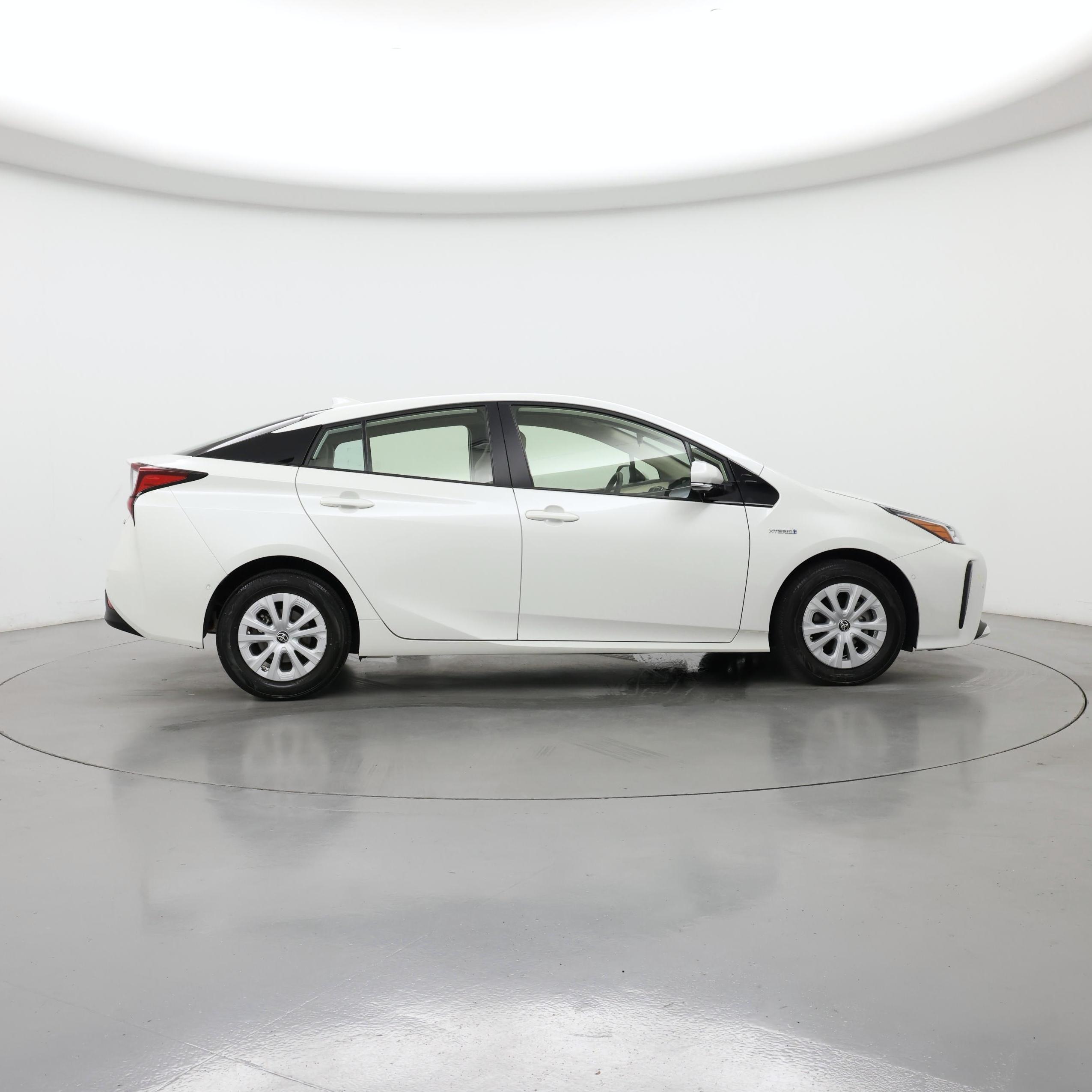 Thumbnail: 2019 Toyota Prius - 7