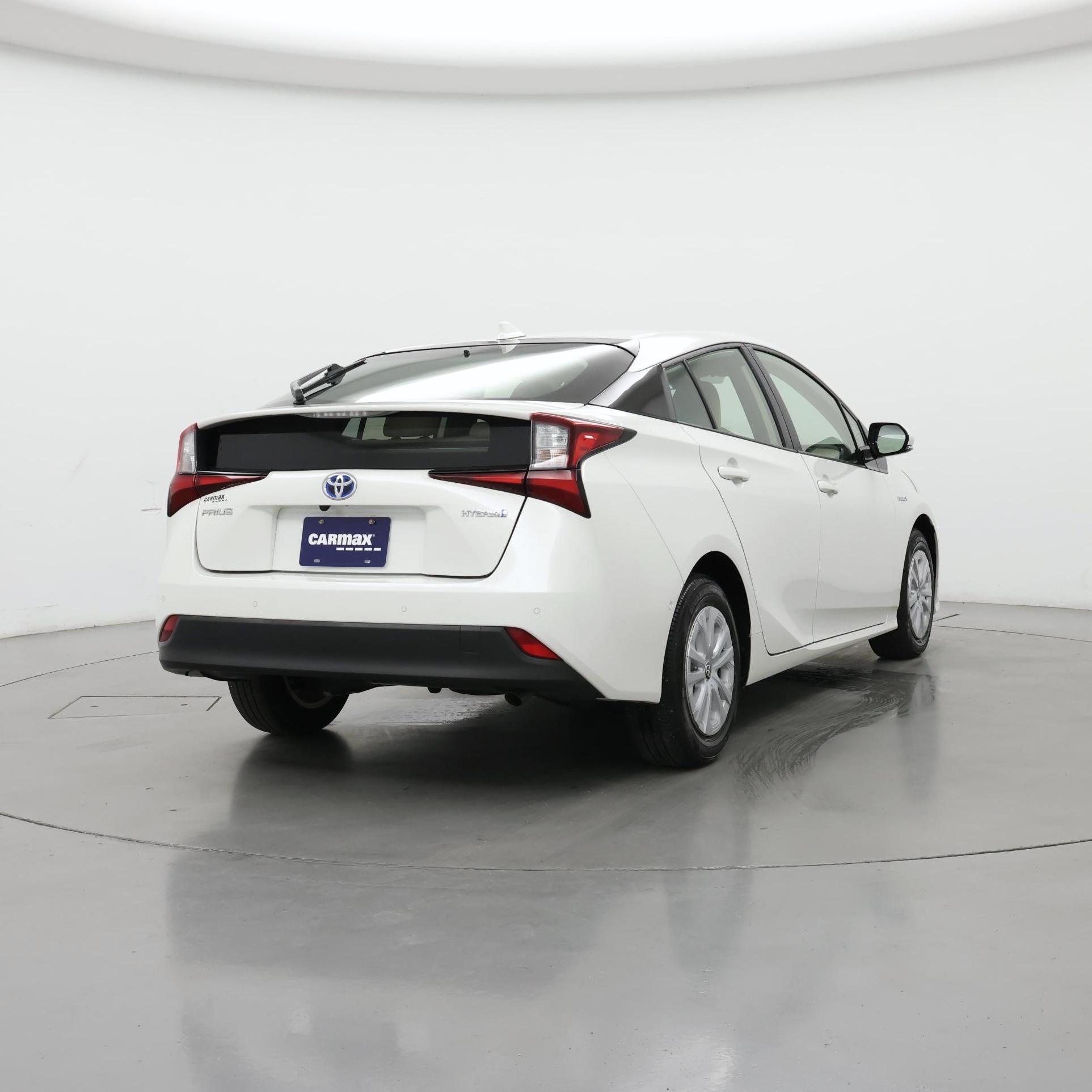 Thumbnail: 2019 Toyota Prius - 8