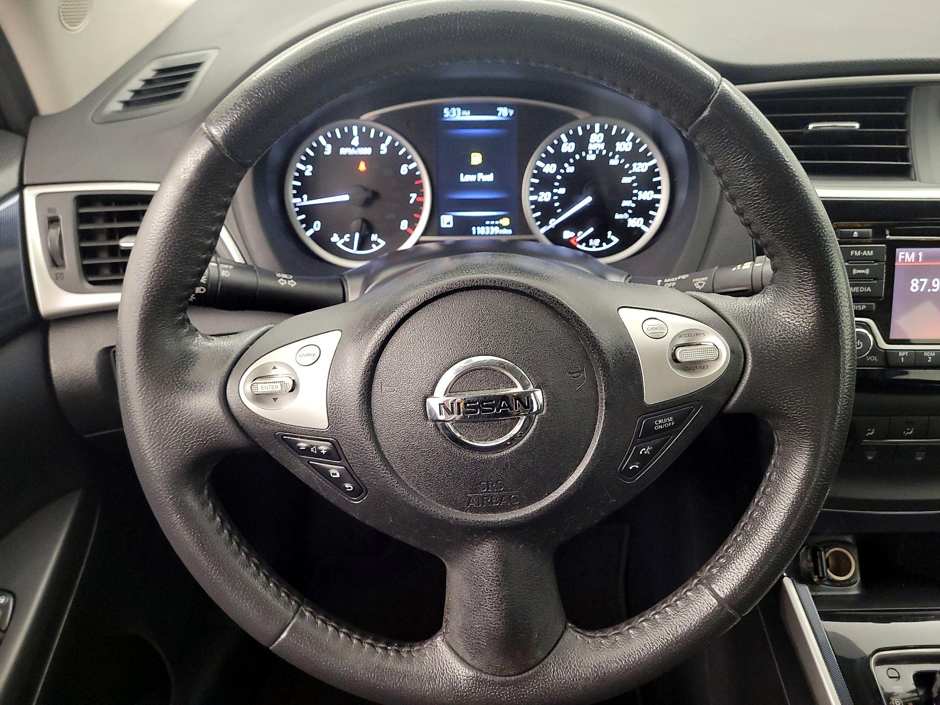Thumbnail: 2017 Nissan Sentra - 10