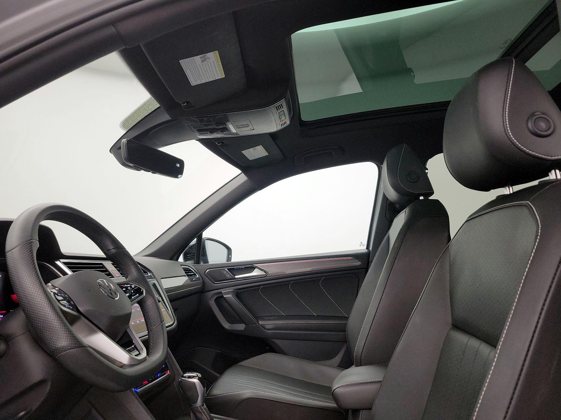 Thumbnail: 2022 Volkswagen Tiguan - 19