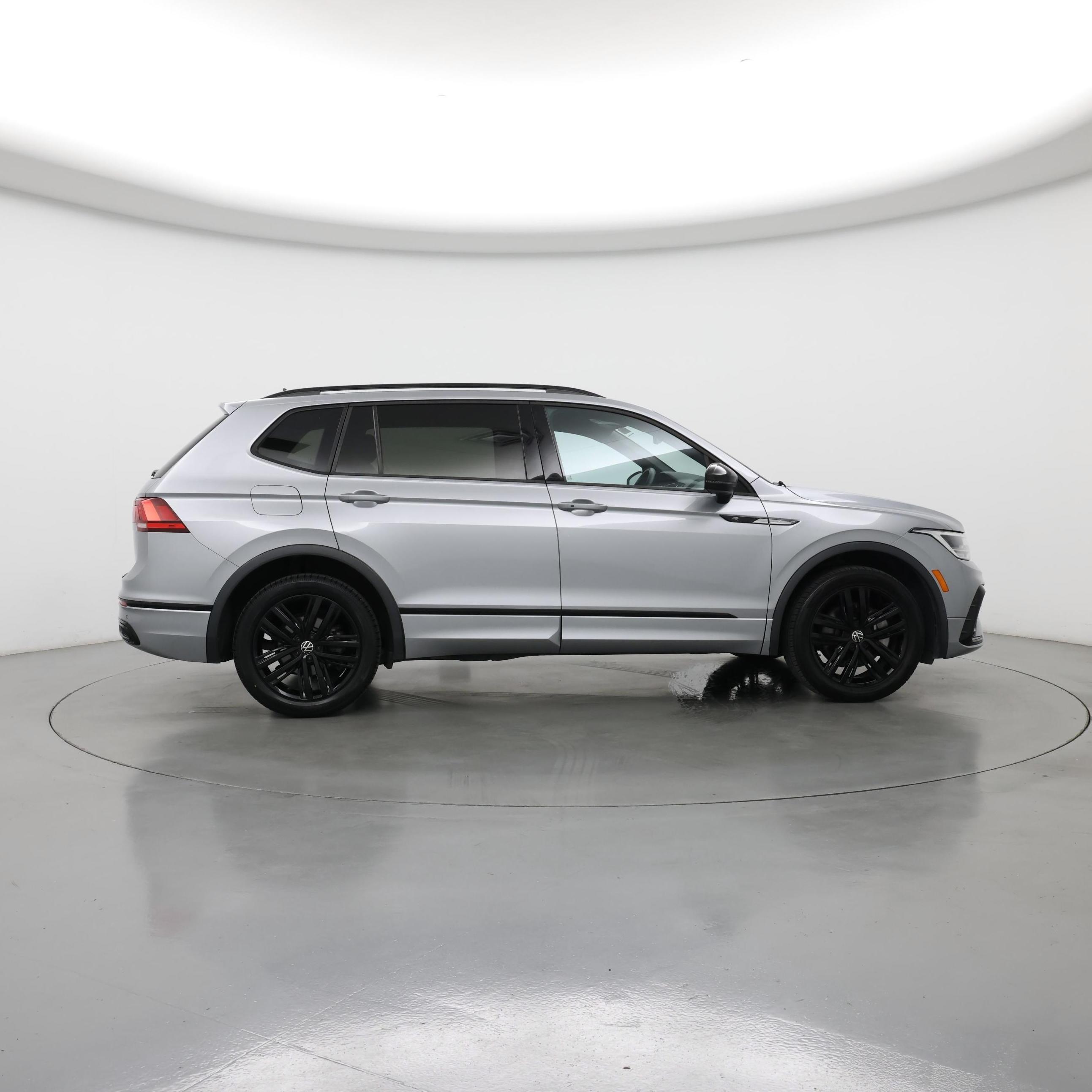 Thumbnail: 2022 Volkswagen Tiguan - 7