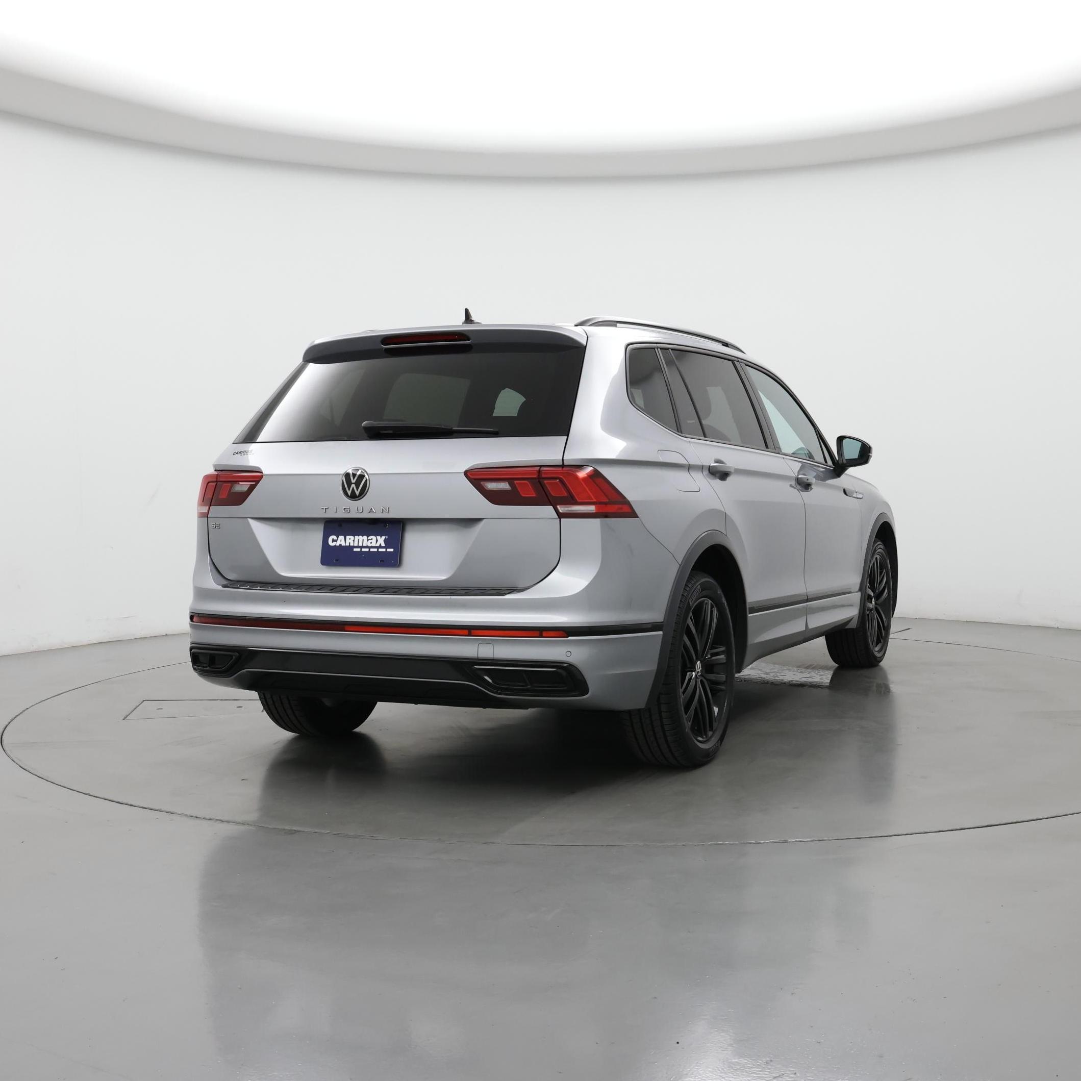 Thumbnail: 2022 Volkswagen Tiguan - 8