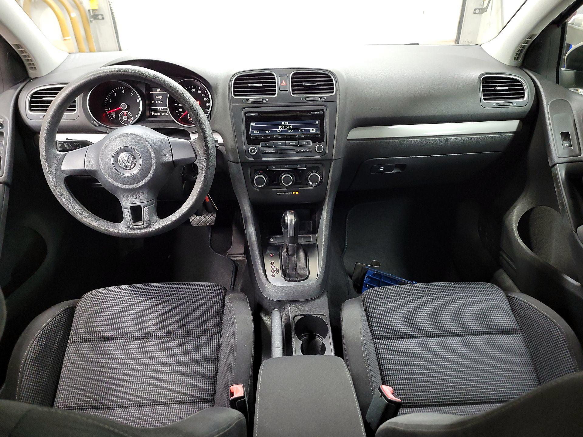 Thumbnail: 2013 Volkswagen Golf - 9