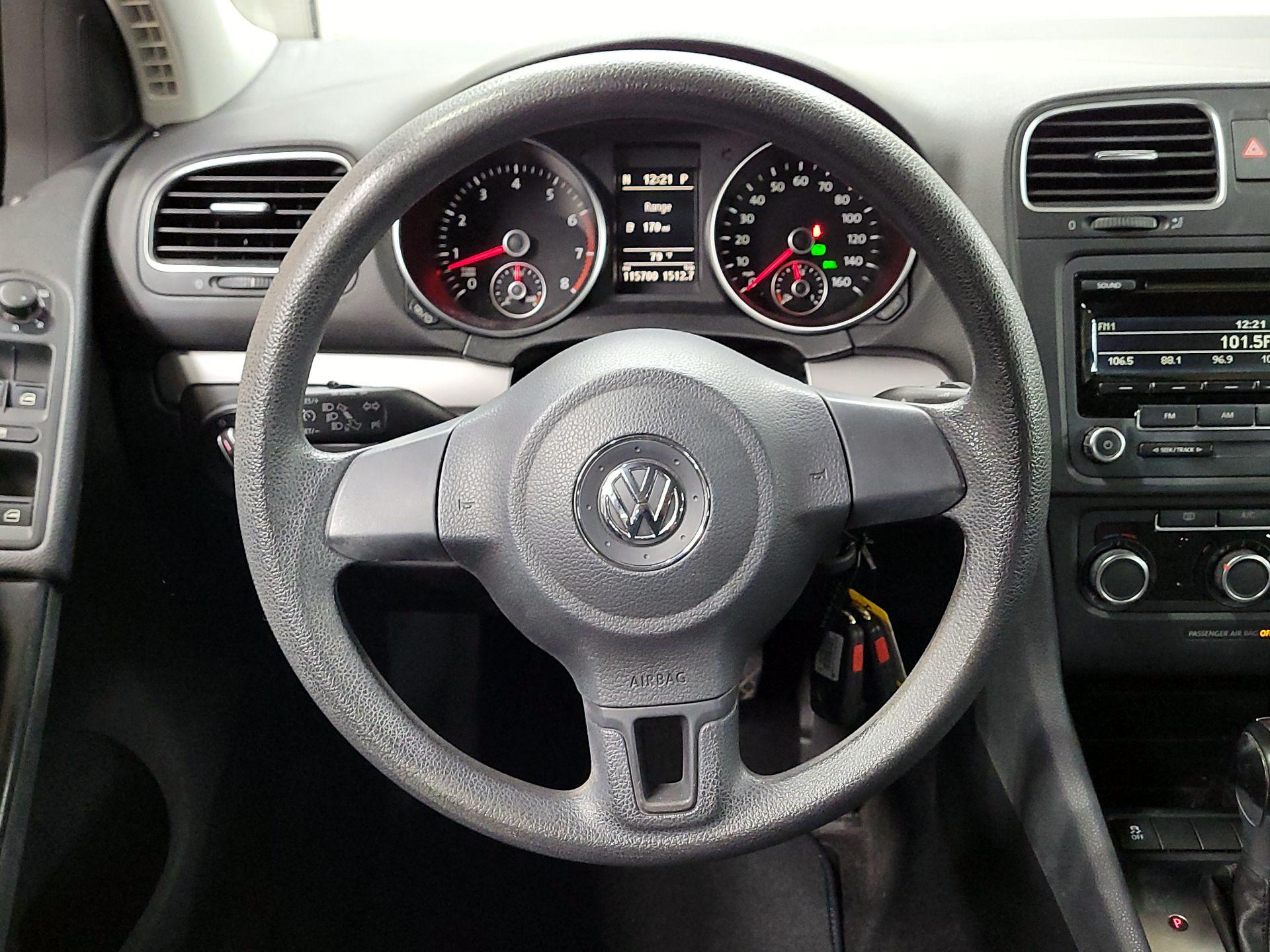 Thumbnail: 2013 Volkswagen Golf - 10