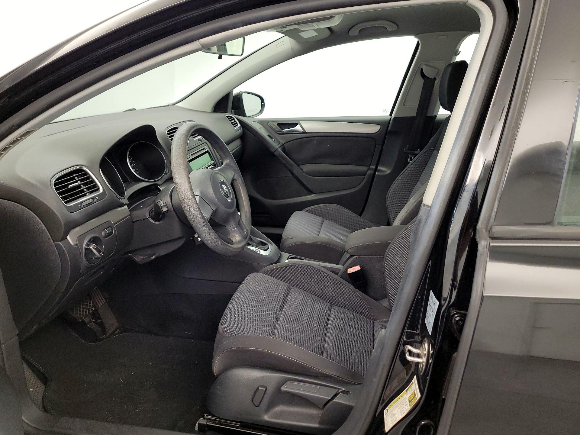 Thumbnail: 2013 Volkswagen Golf - 11
