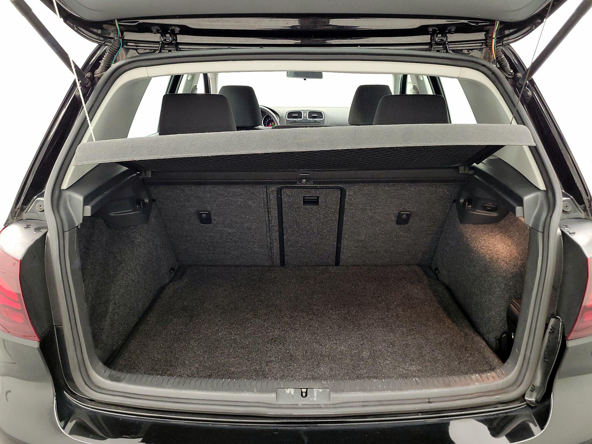 Thumbnail: 2013 Volkswagen Golf - 18