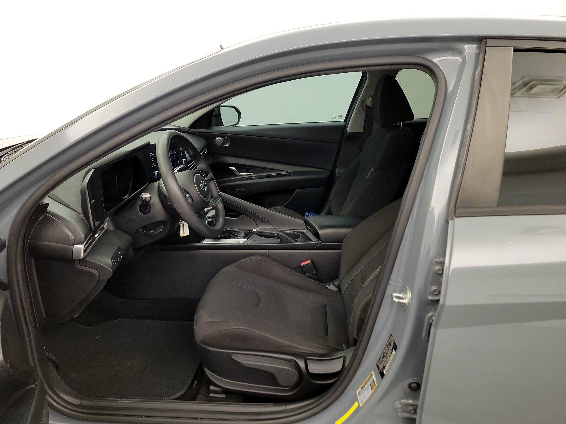 Thumbnail: 2021 Hyundai Elantra - 11