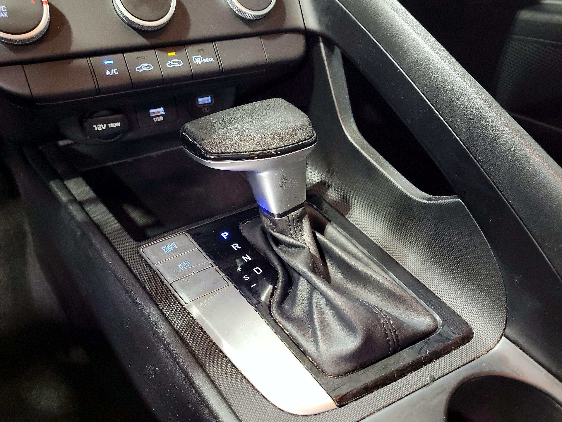 Thumbnail: 2021 Hyundai Elantra - 17