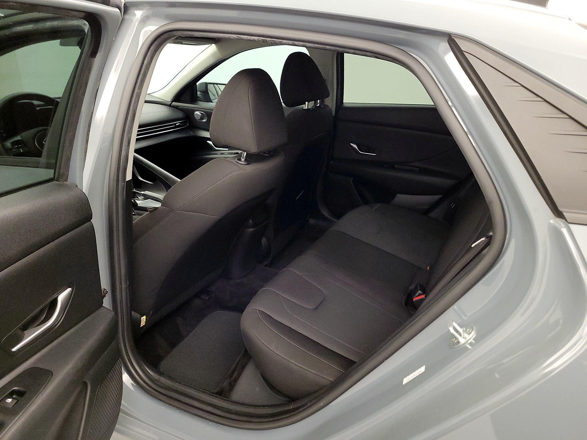 Thumbnail: 2021 Hyundai Elantra - 18