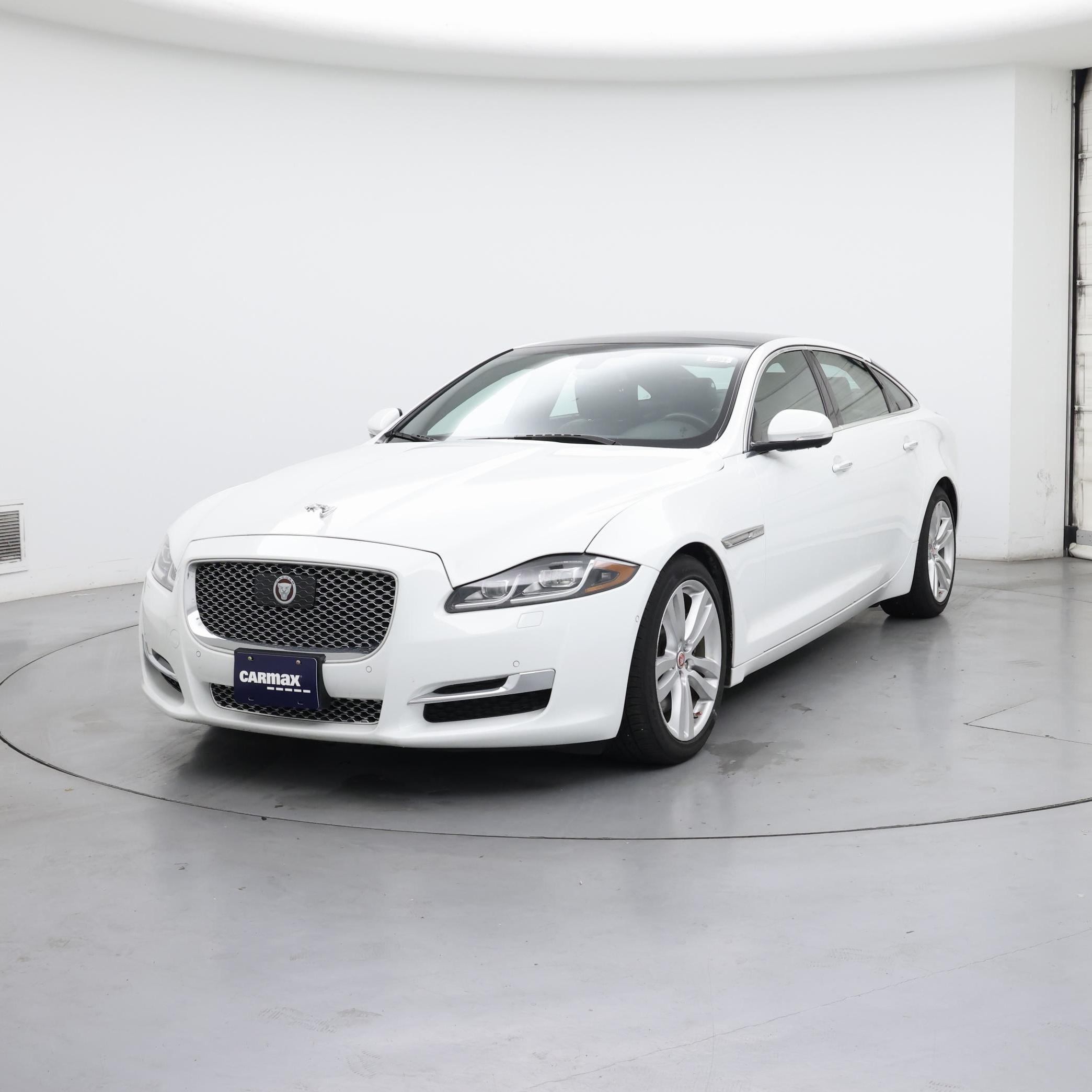 Thumbnail: 2016 Jaguar XJ - 4