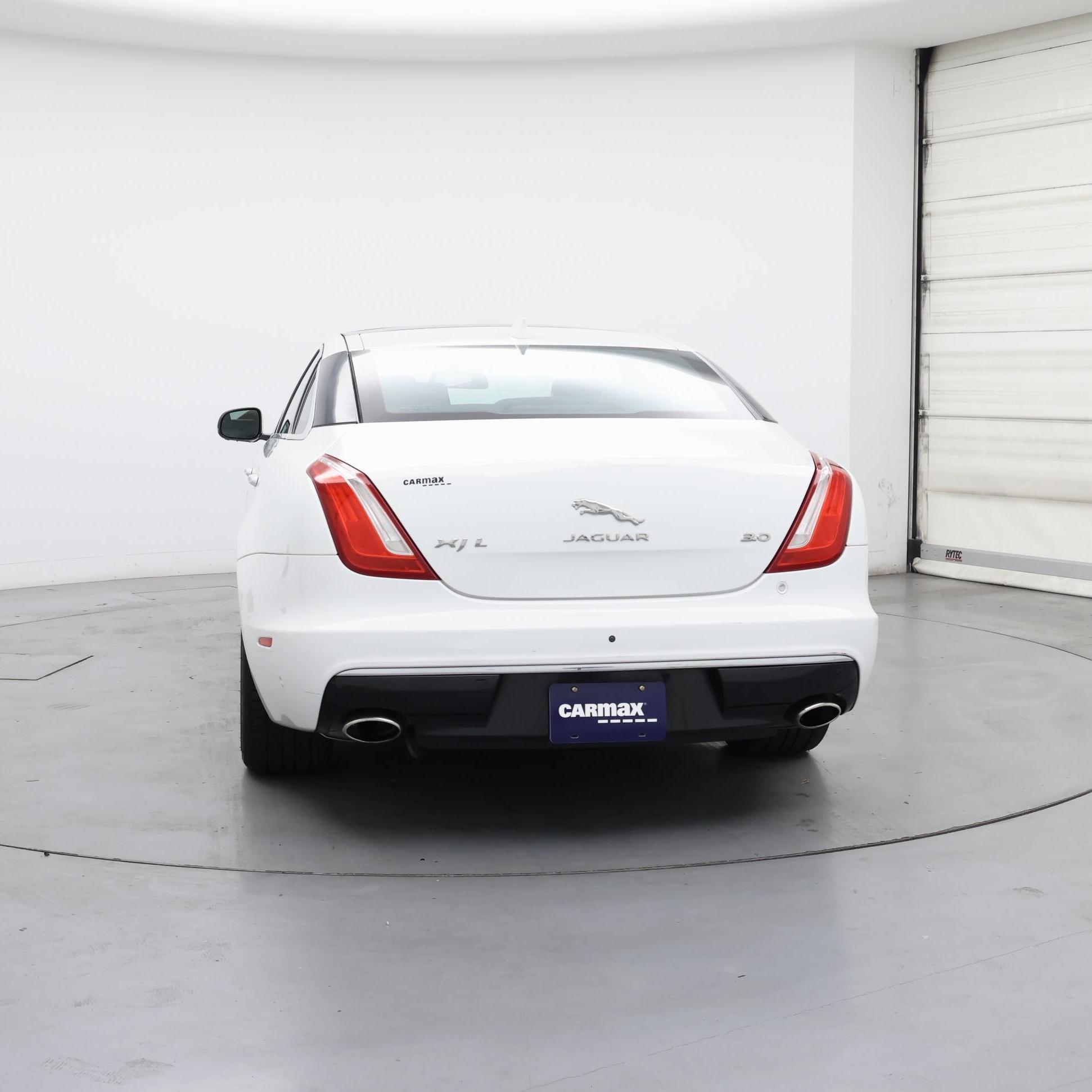 Thumbnail: 2016 Jaguar XJ - 6