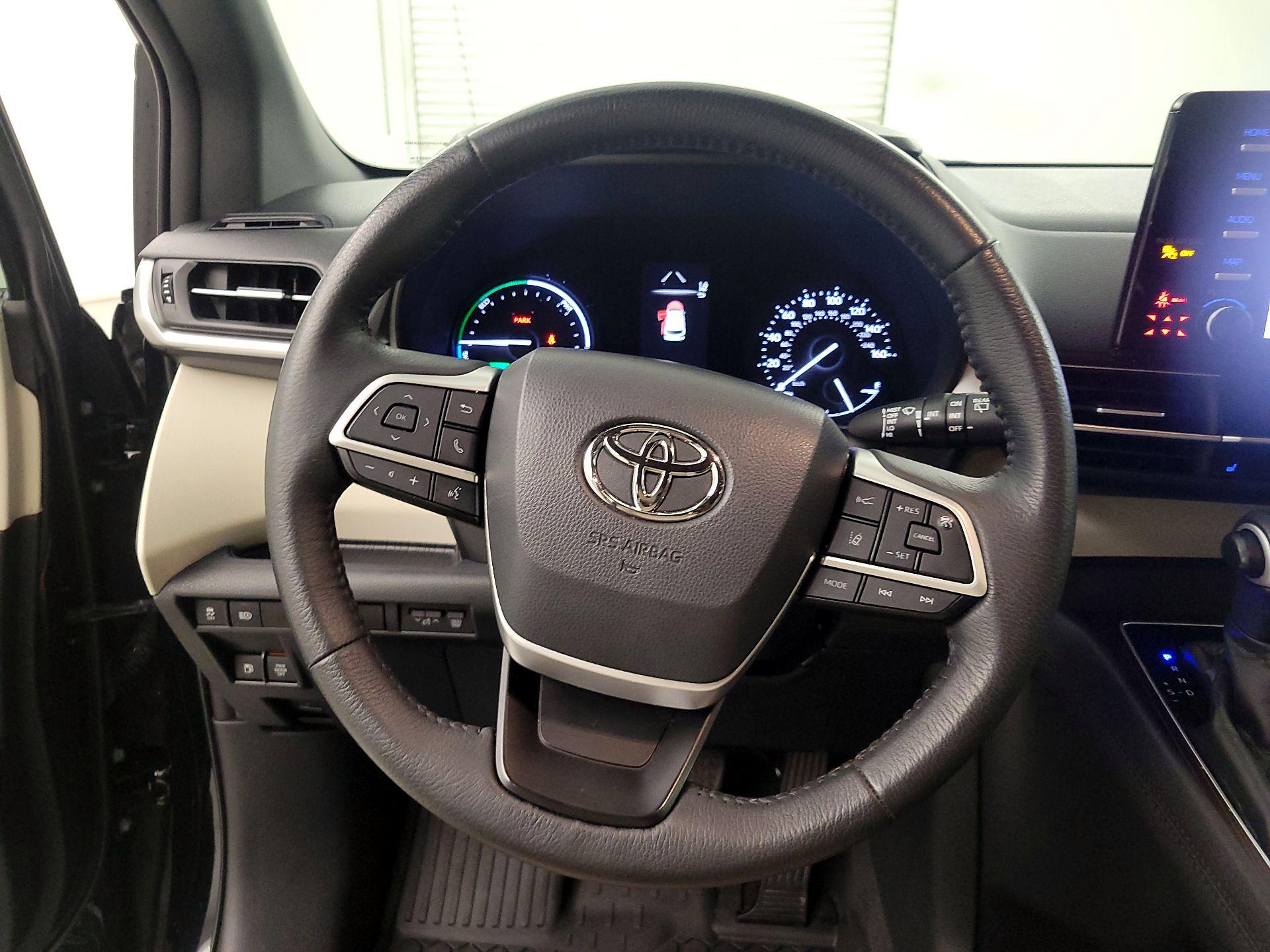 Thumbnail: 2021 Toyota Sienna - 10