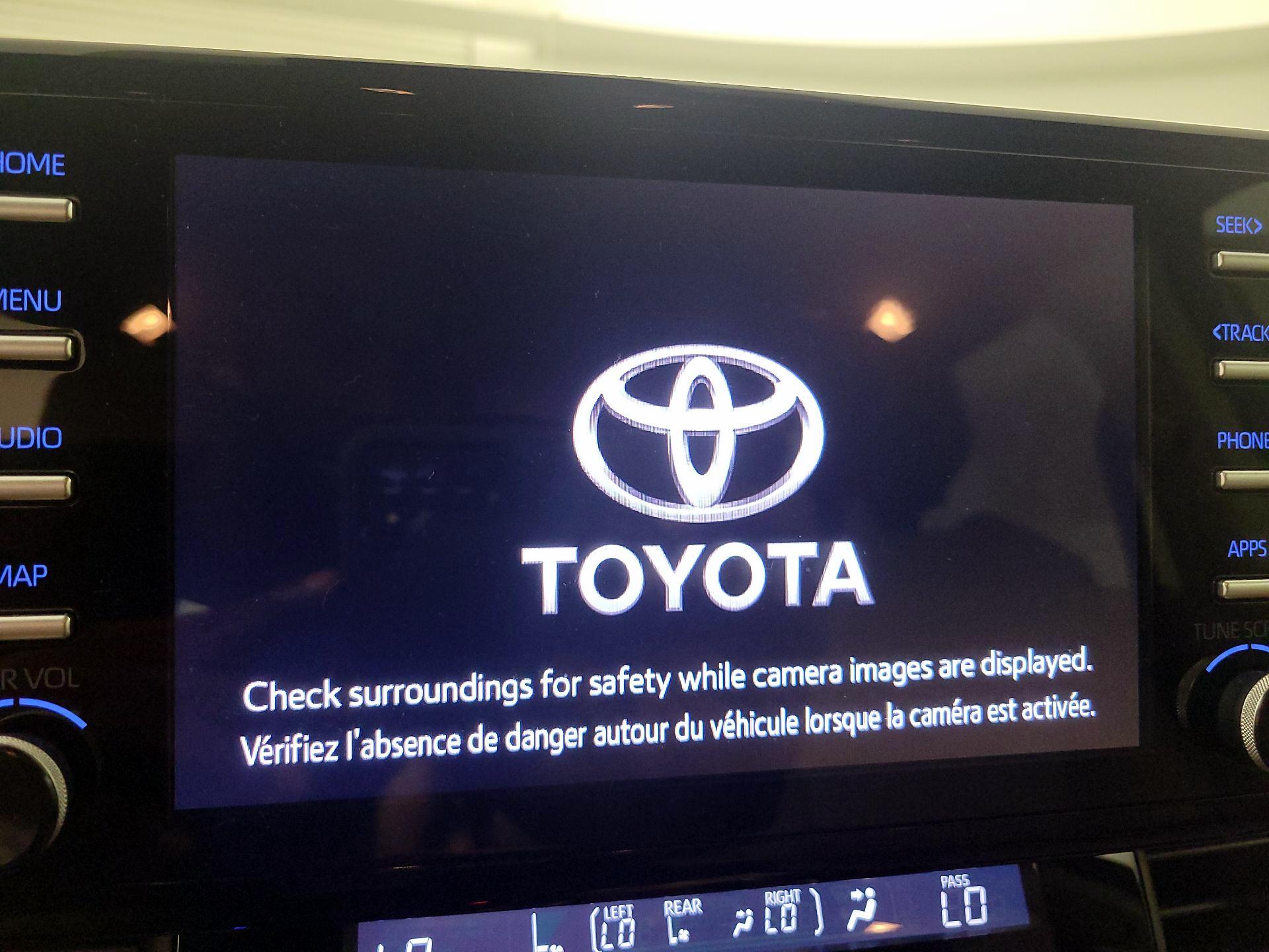 Thumbnail: 2021 Toyota Sienna - 15