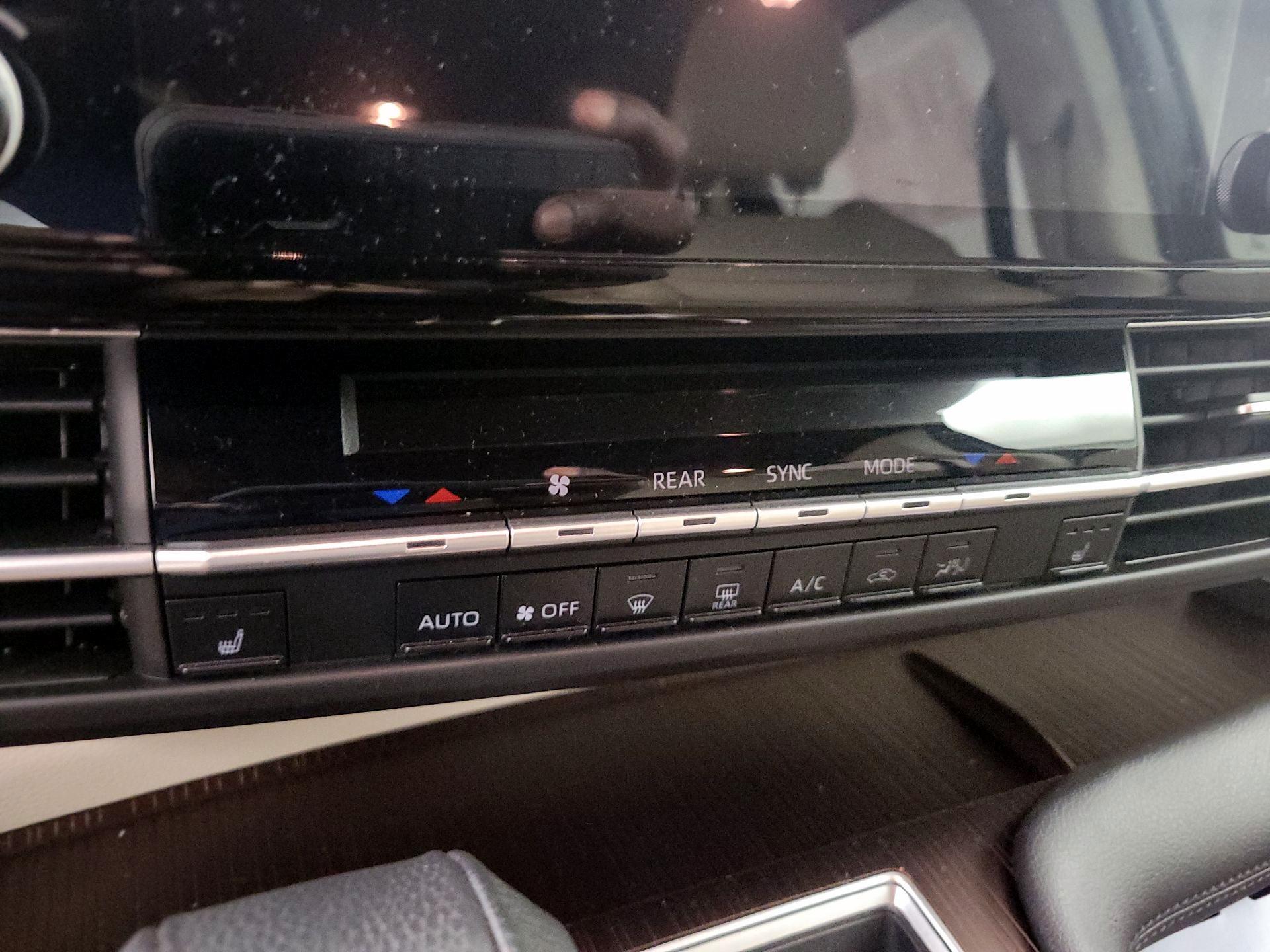 Thumbnail: 2021 Toyota Sienna - 16