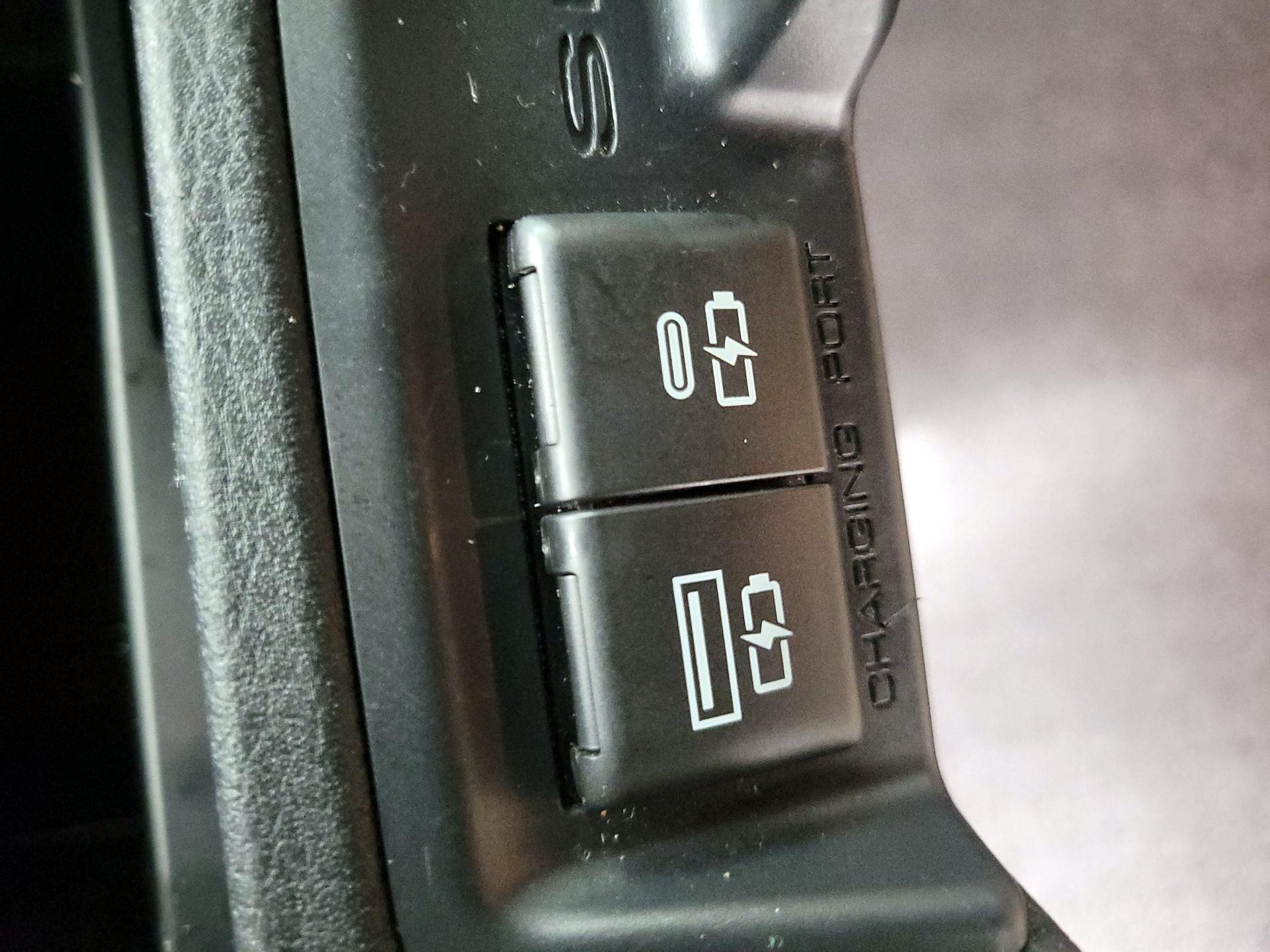 Thumbnail: 2021 Toyota Sienna - 18