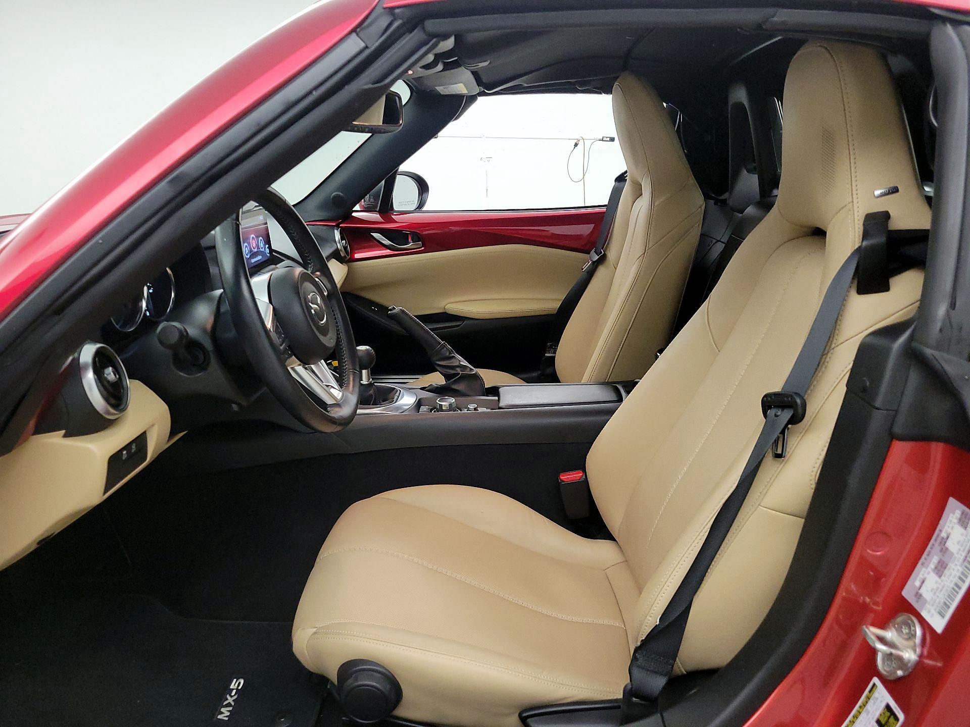 Thumbnail: 2020 Mazda MX-5 Miata - 11