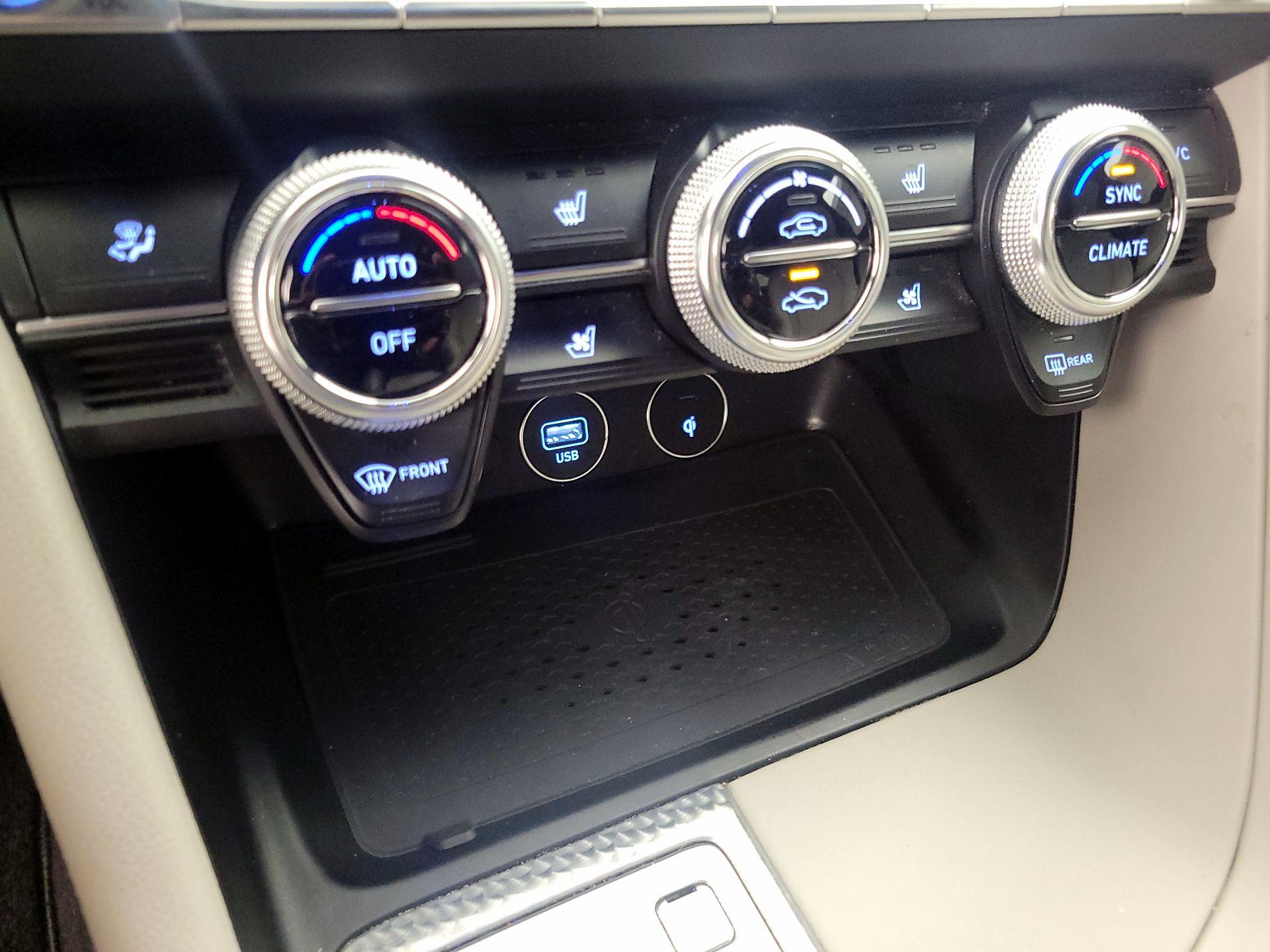 Thumbnail: 2023 Genesis G70 - 17